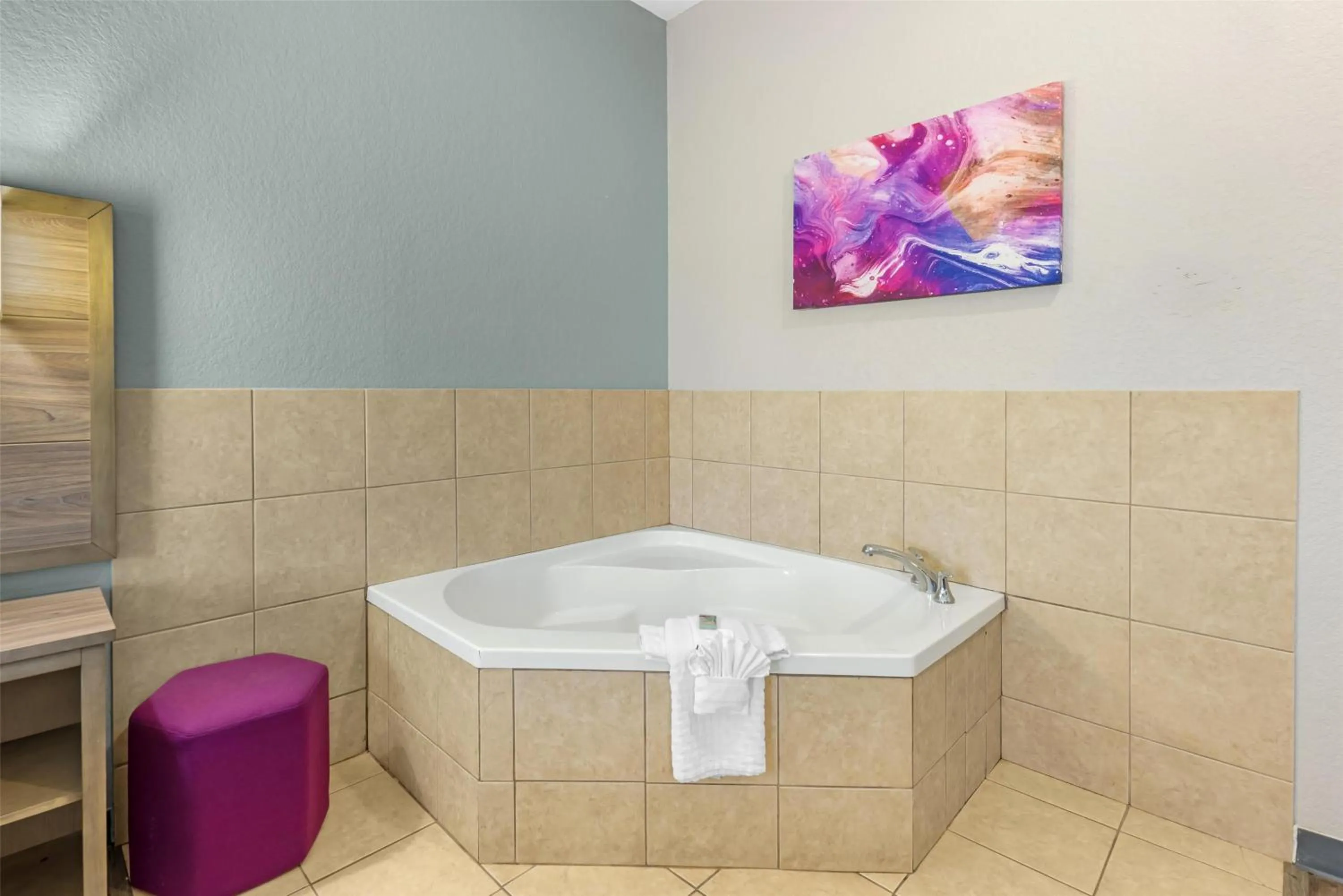 Bedroom in Best Western Plus San Antonio East Inn & Suites