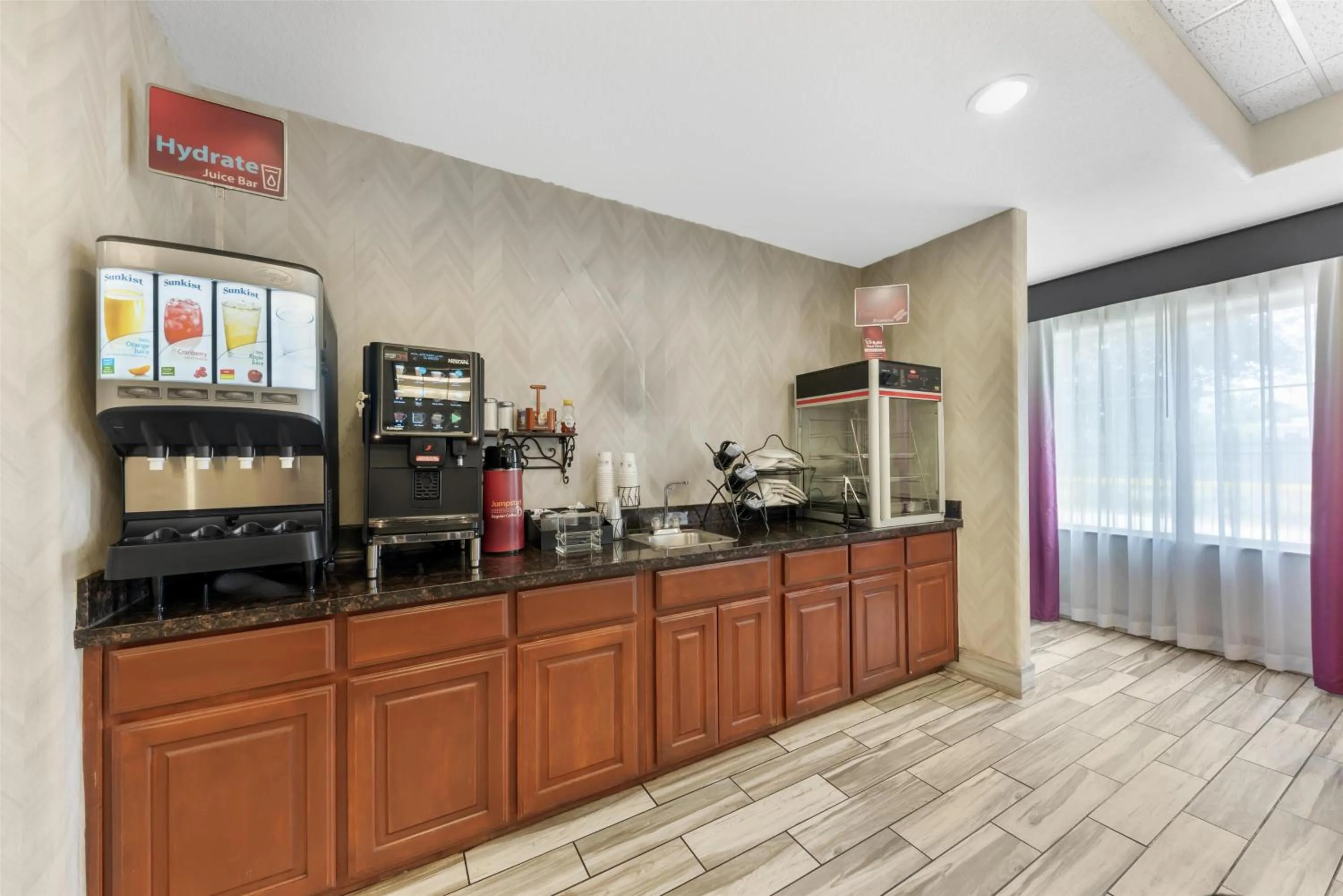 Breakfast in Best Western Plus San Antonio East Inn & Suites