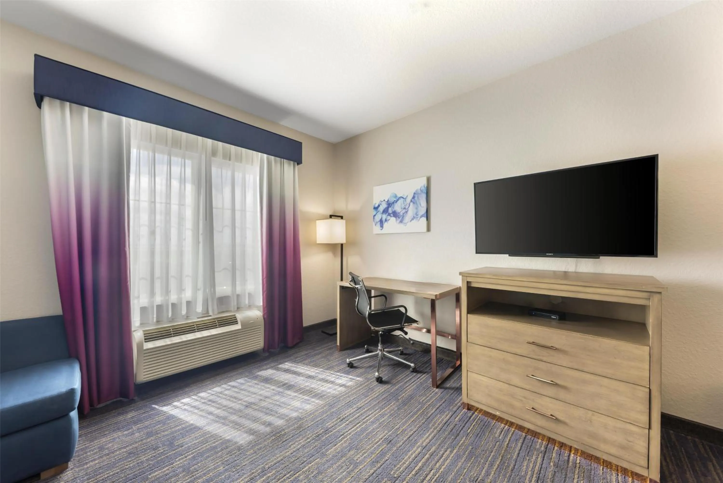 Bedroom in Best Western Plus San Antonio East Inn & Suites