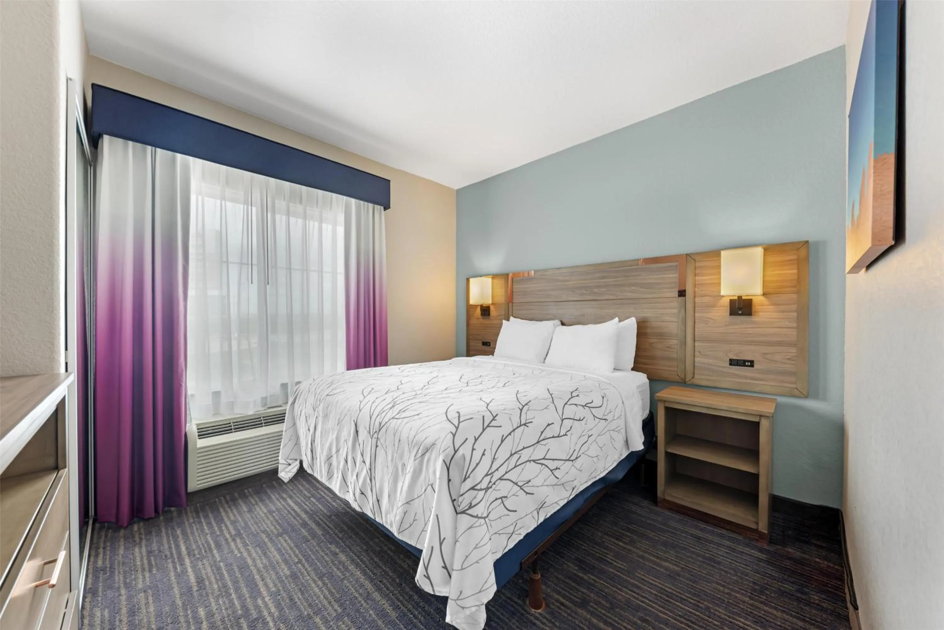Photo of the whole room, Bed in Best Western Plus San Antonio East Inn & Suites