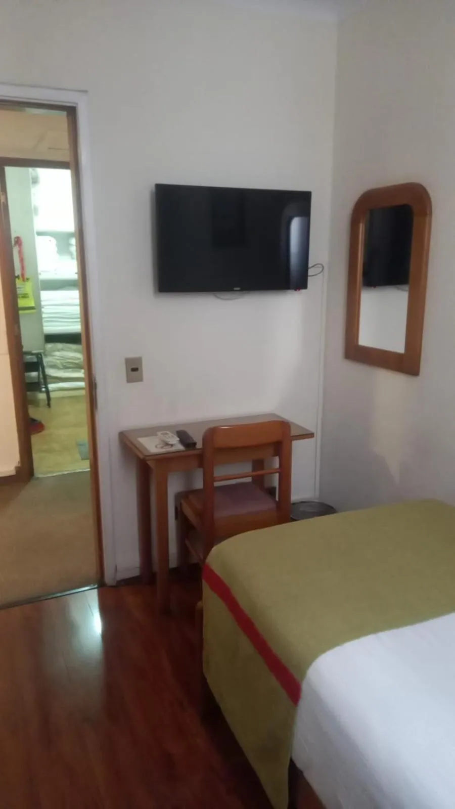 TV and multimedia, Bed in Hotel Presidente