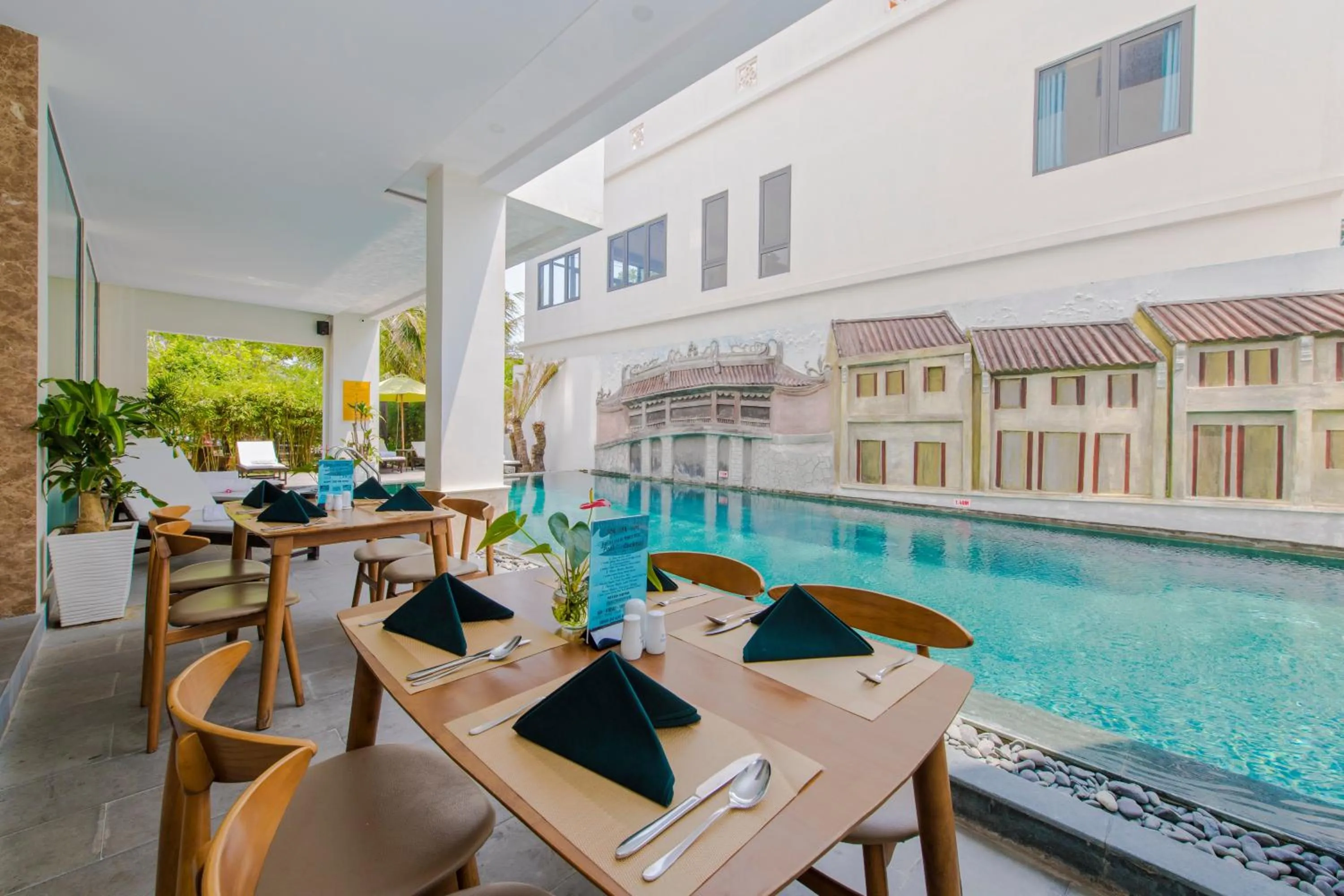 Swimming pool in Ally Beach Boutique Hotel Hoian