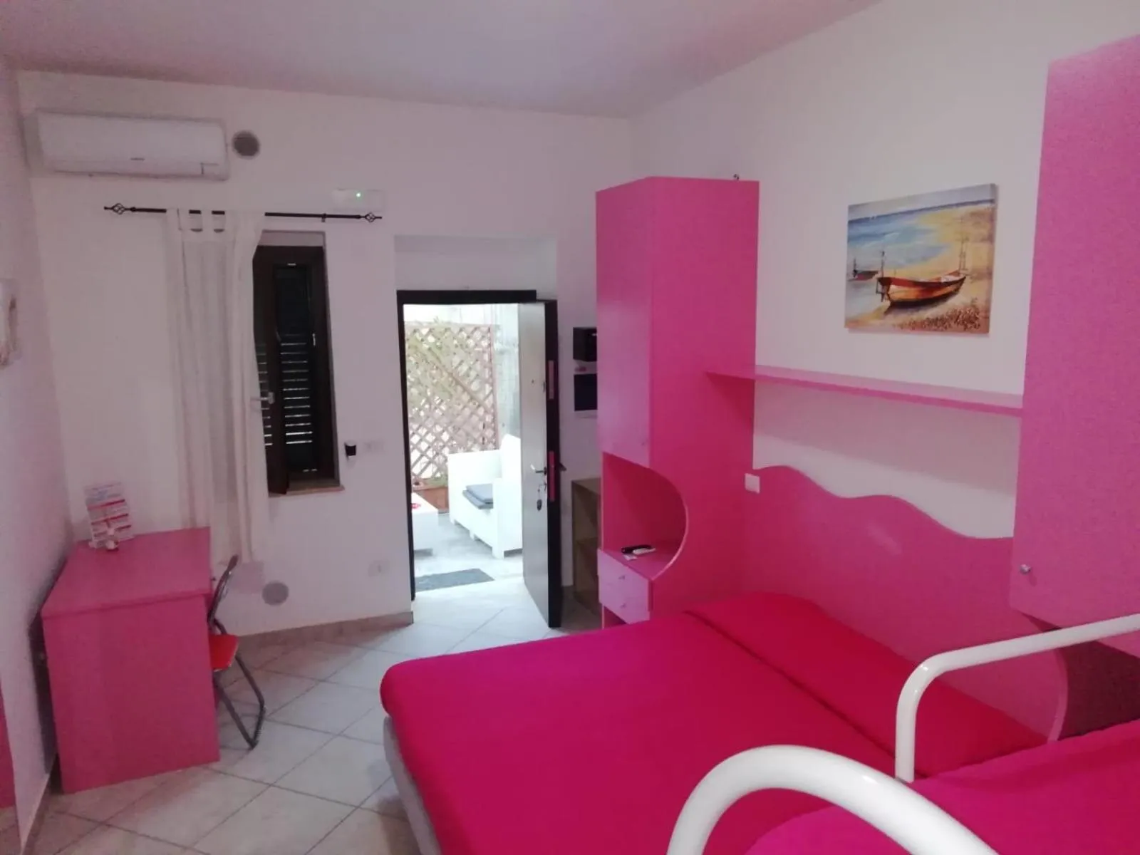 Photo of the whole room in Tempio degli Dei