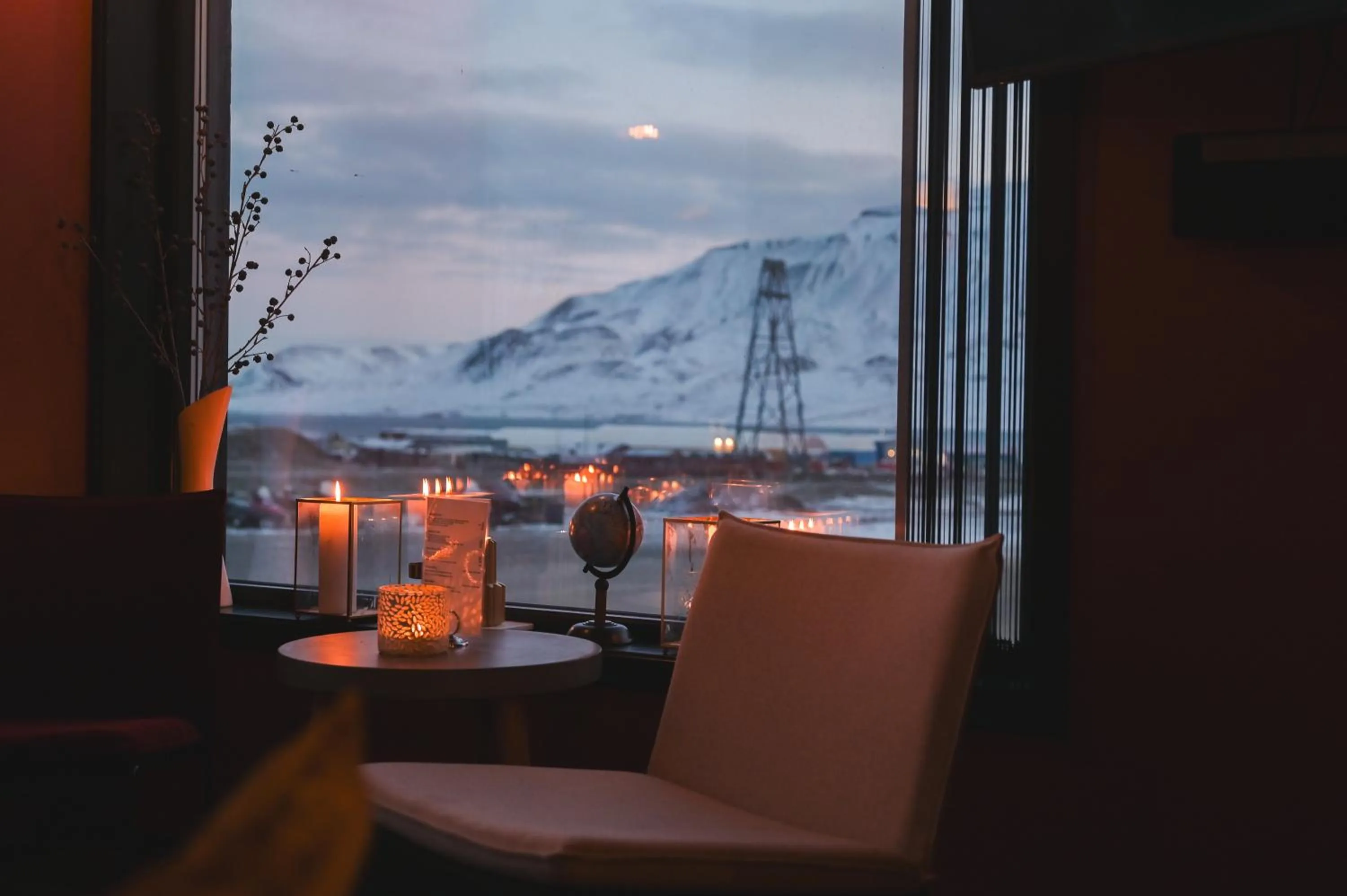 Lobby or reception in Svalbard Hotell | The Vault