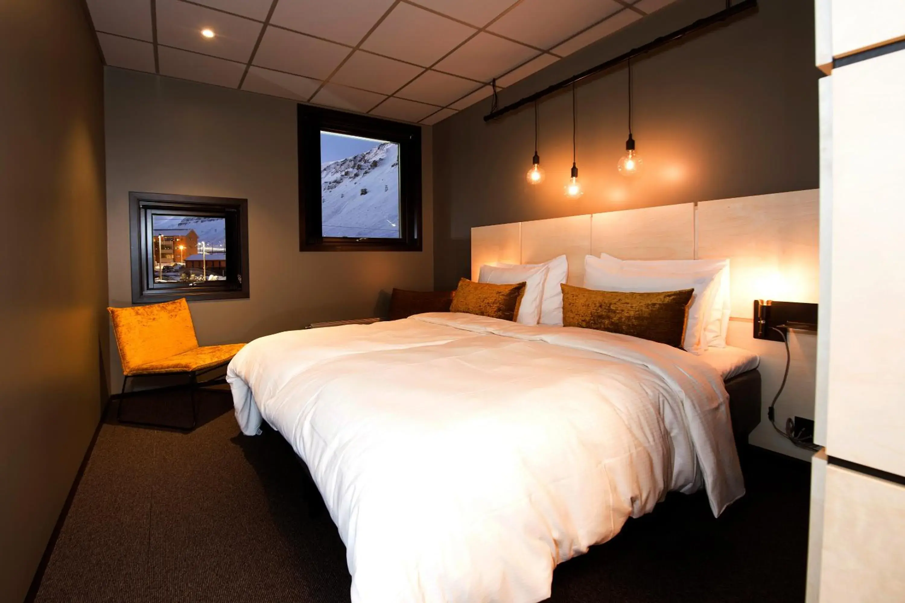 Double Room in Svalbard Hotell | The Vault Double Room in Svalbard Hotell | The Vault