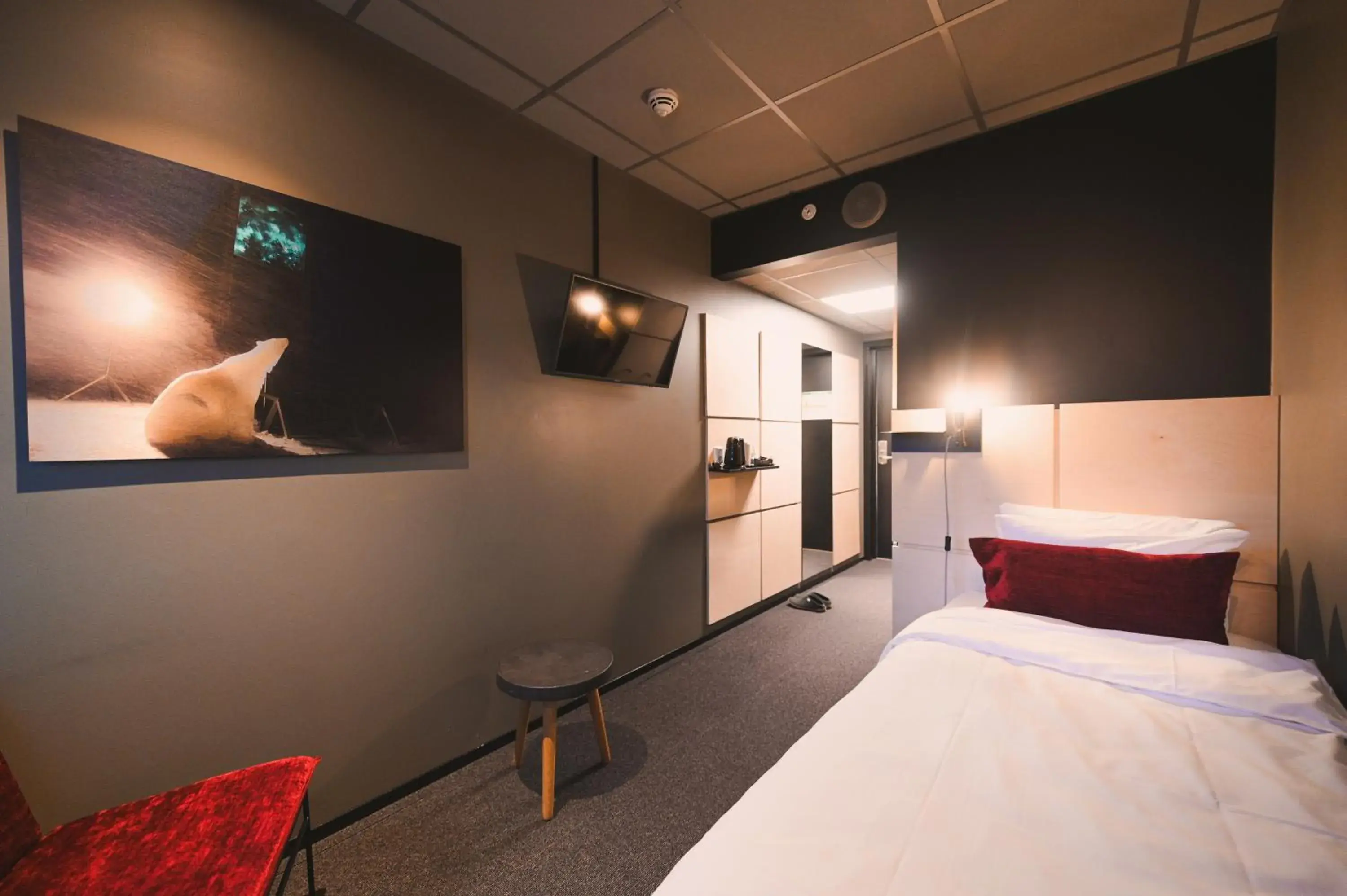 Single Room - single occupancy in Svalbard Hotell | The Vault Single Room - single occupancy in Svalbard Hotell | The Vault