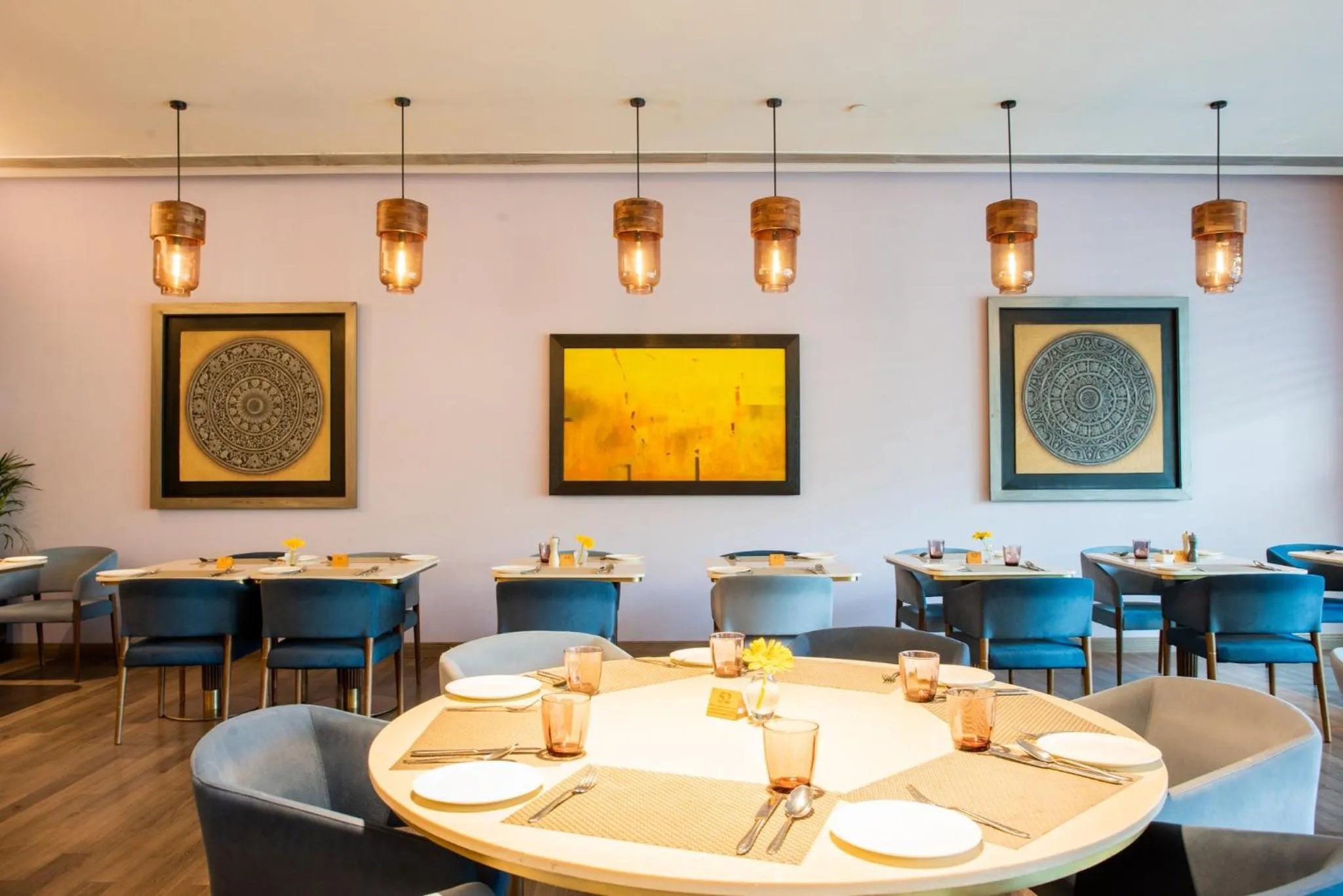 Restaurant/places to eat in Crowne Plaza Today Gurugram by IHG