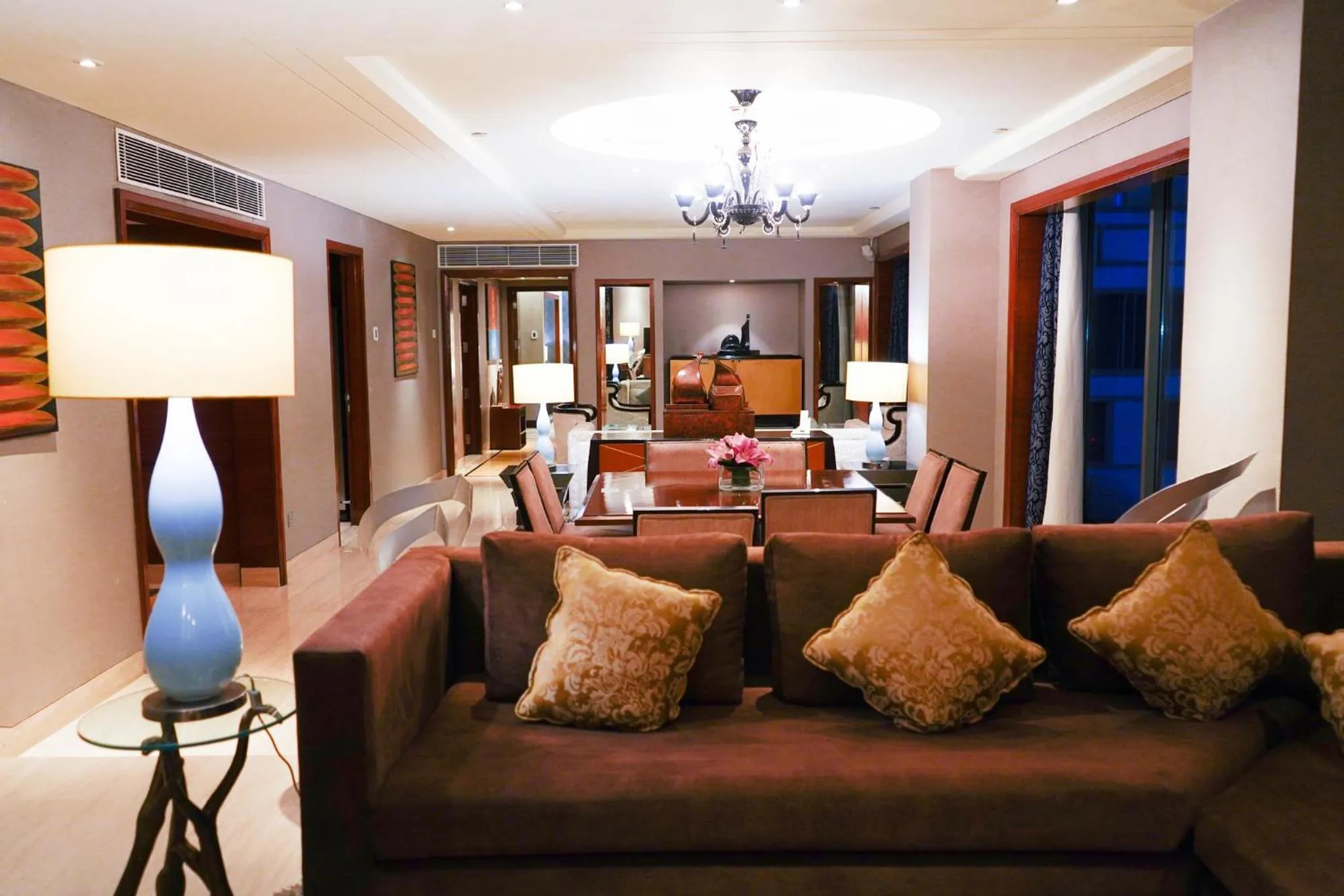 Photo of the whole room in Crowne Plaza Today Gurugram by IHG