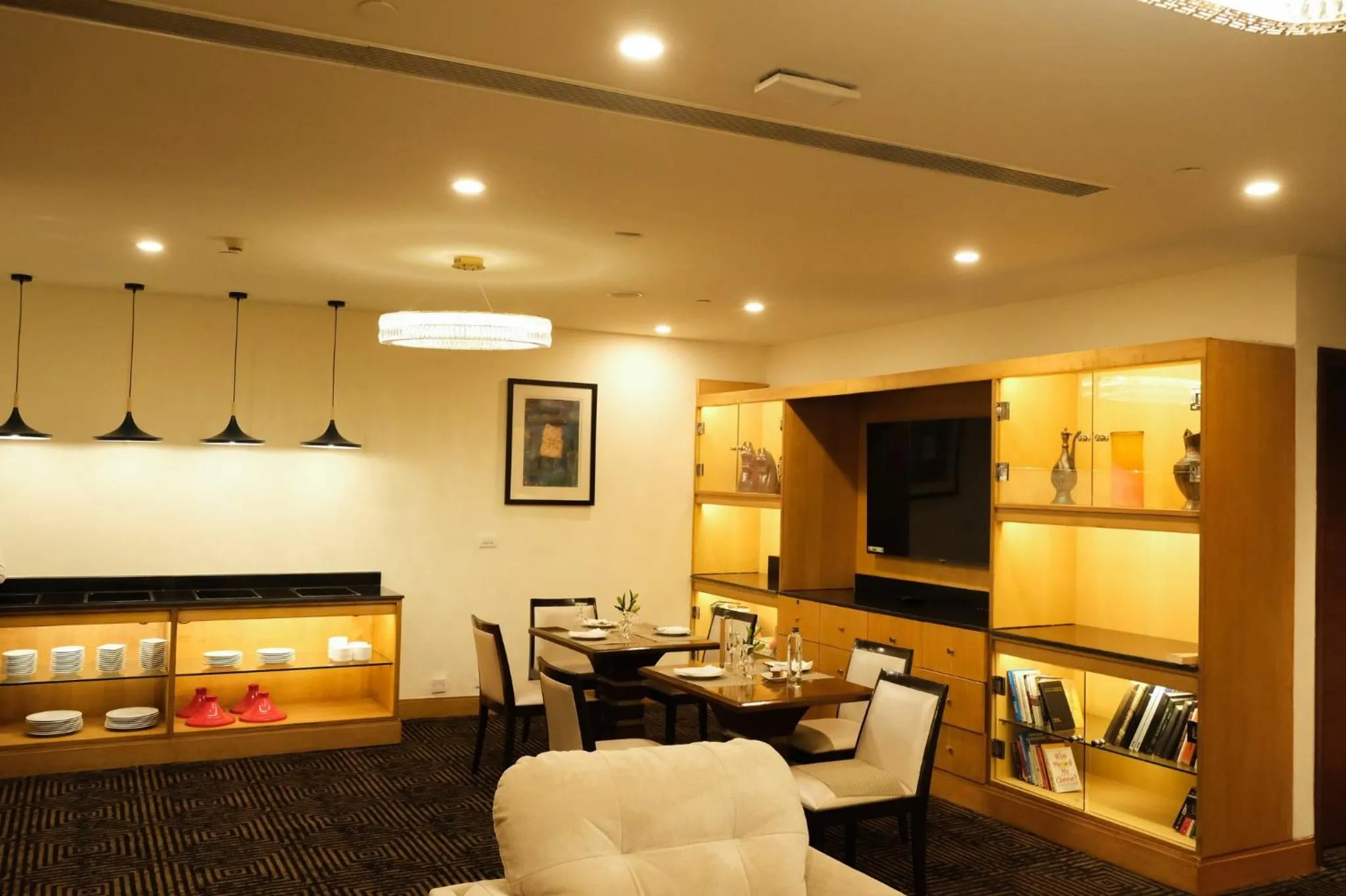 Meeting/conference room in Crowne Plaza Today Gurugram by IHG