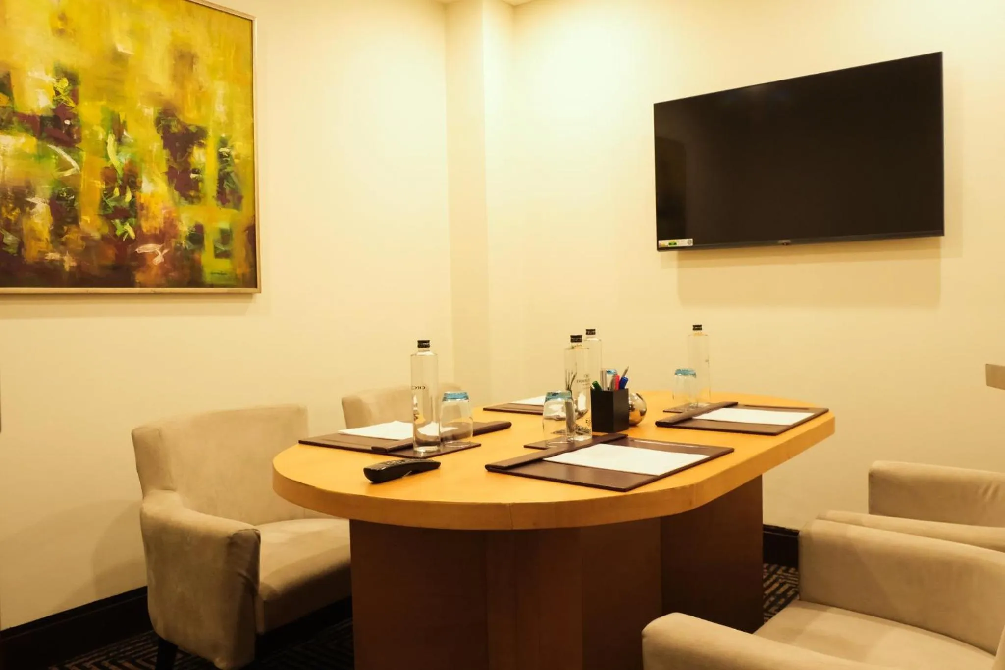 Meeting/conference room in Crowne Plaza Today Gurugram by IHG