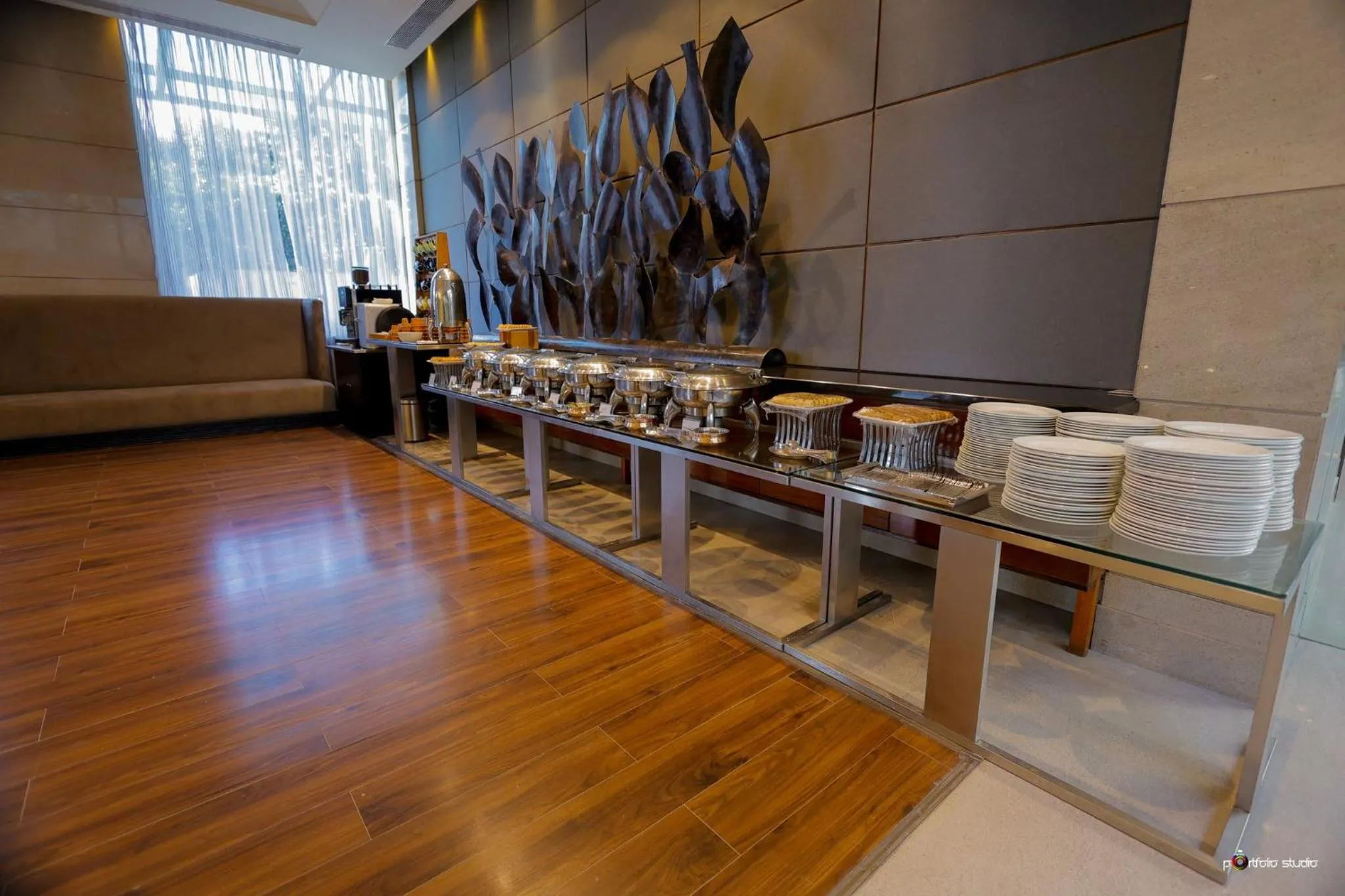 Meeting/conference room in Crowne Plaza Today Gurugram by IHG