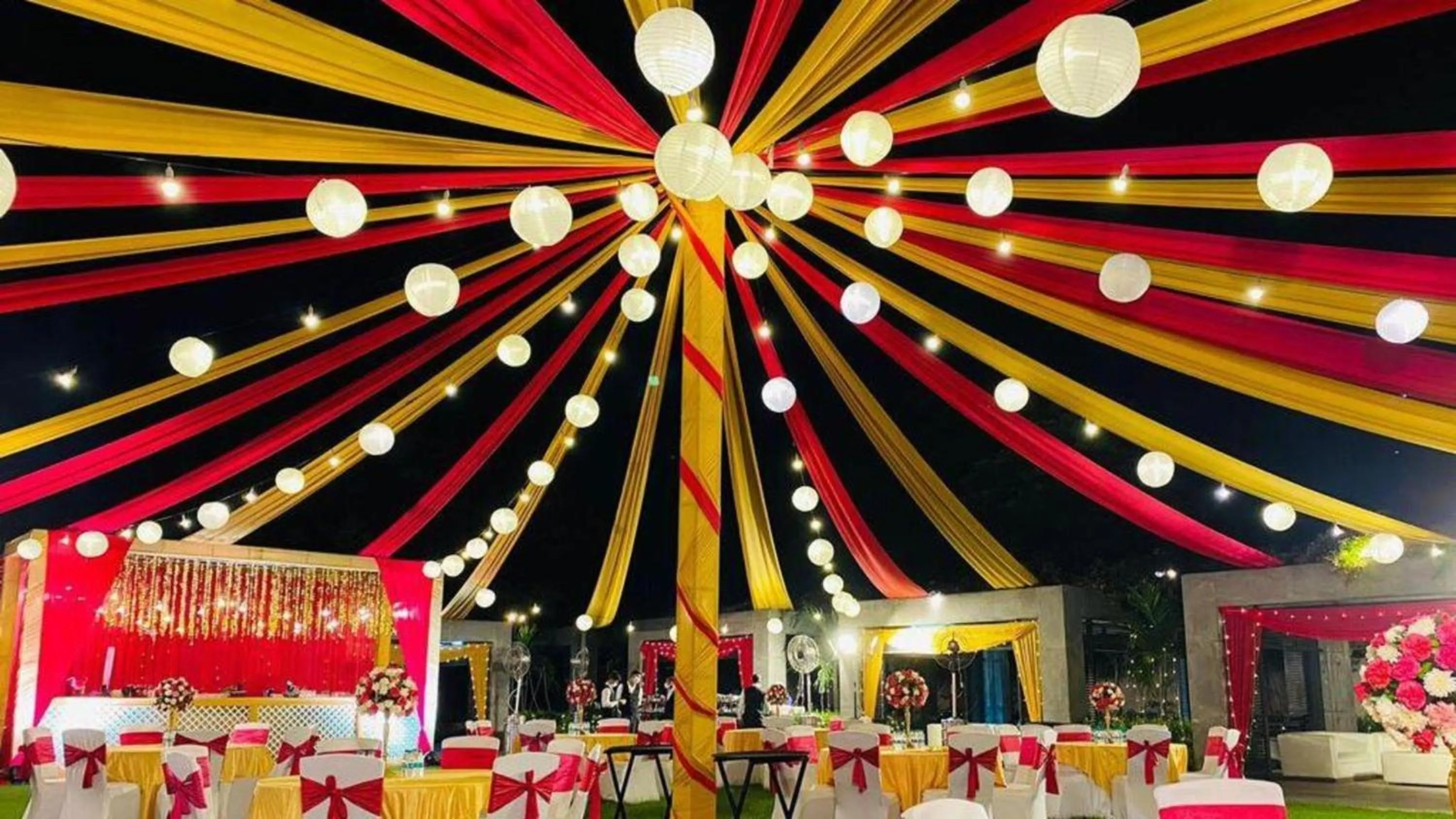 Meeting/conference room in Crowne Plaza Today Gurugram by IHG