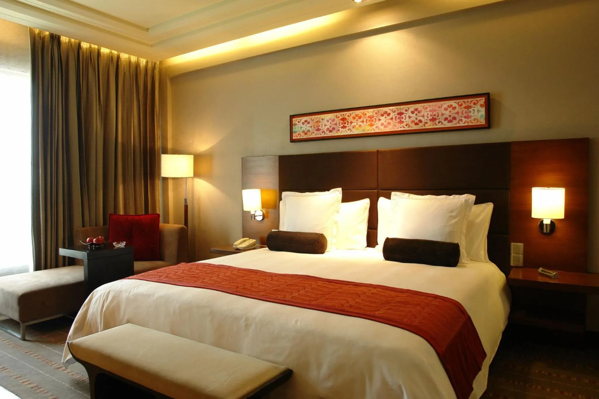 Photo of the whole room, Bed in Crowne Plaza Today Gurugram by IHG