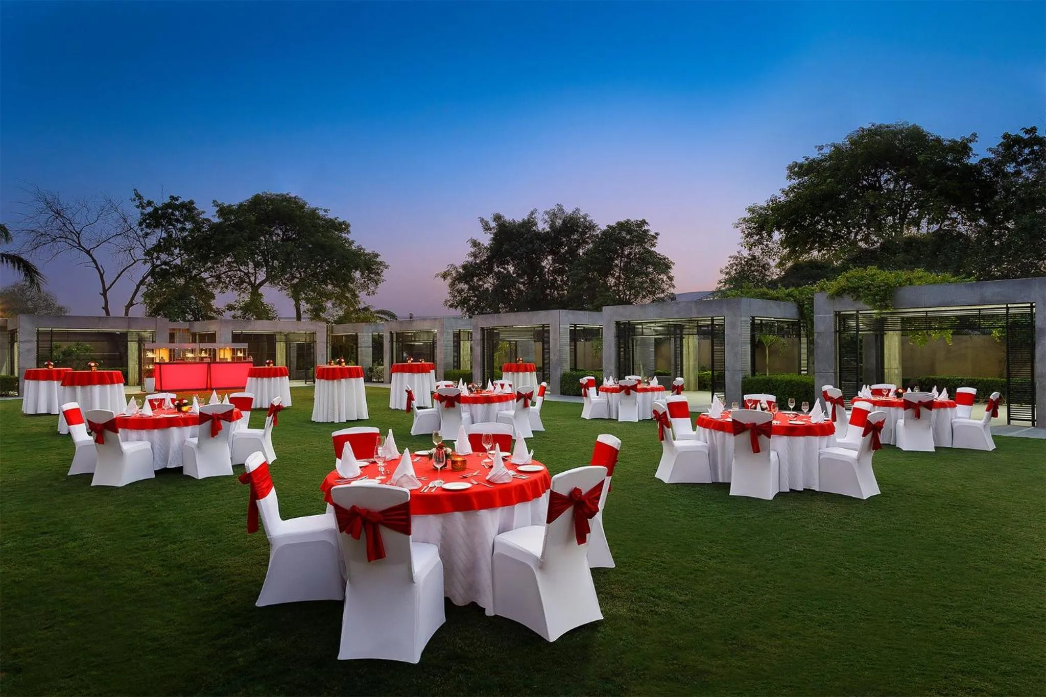 Meeting/conference room in Crowne Plaza Today Gurugram by IHG