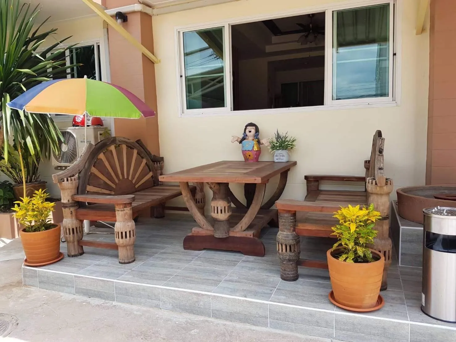 Seating area in The1place