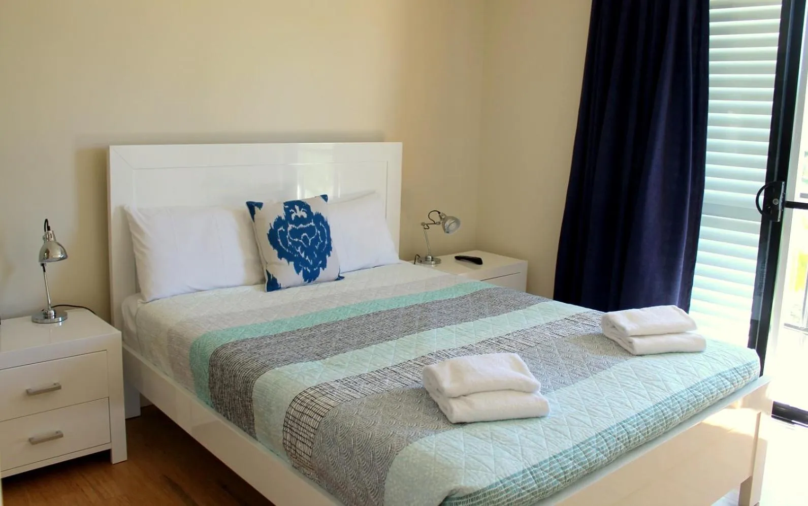 Bedroom, Bed in Mariners Resort Kings Beach