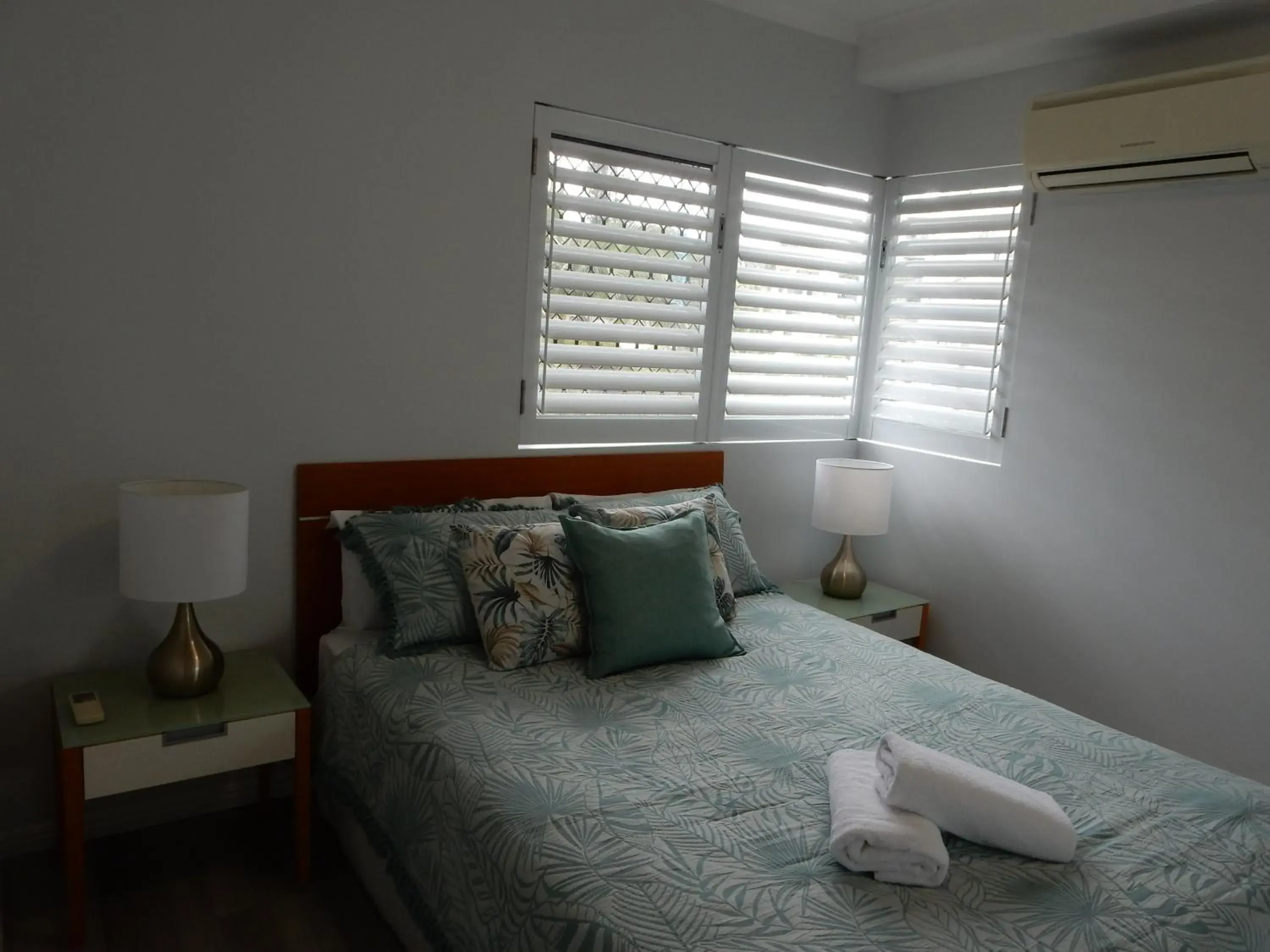 Three-Bedroom Apartment in Mariners Resort Kings Beach Three-Bedroom Apartment in Mariners Resort Kings Beach