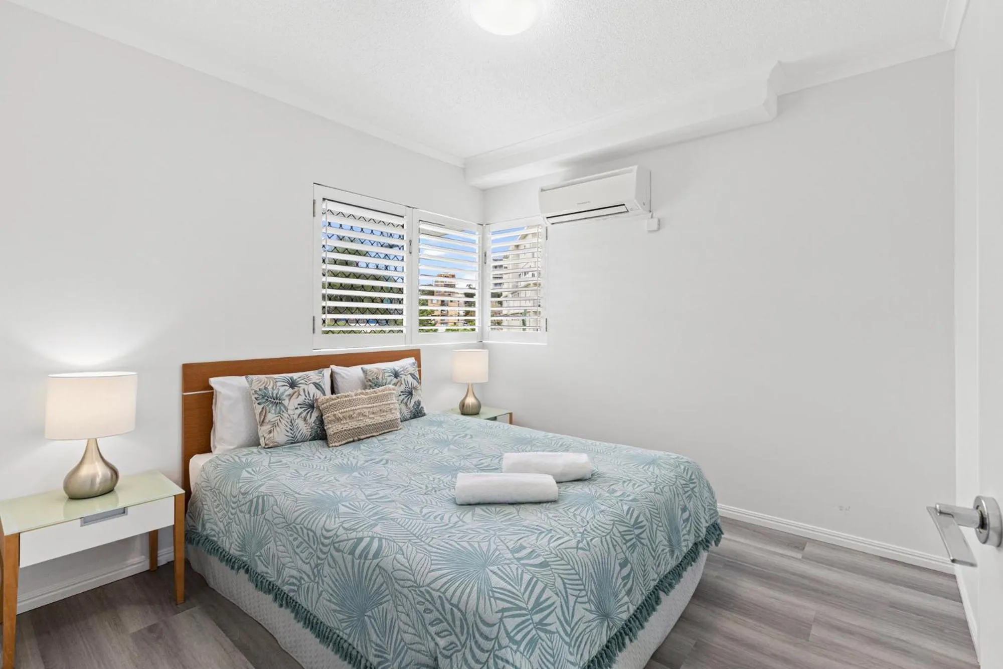 Bed in Mariners Resort Kings Beach