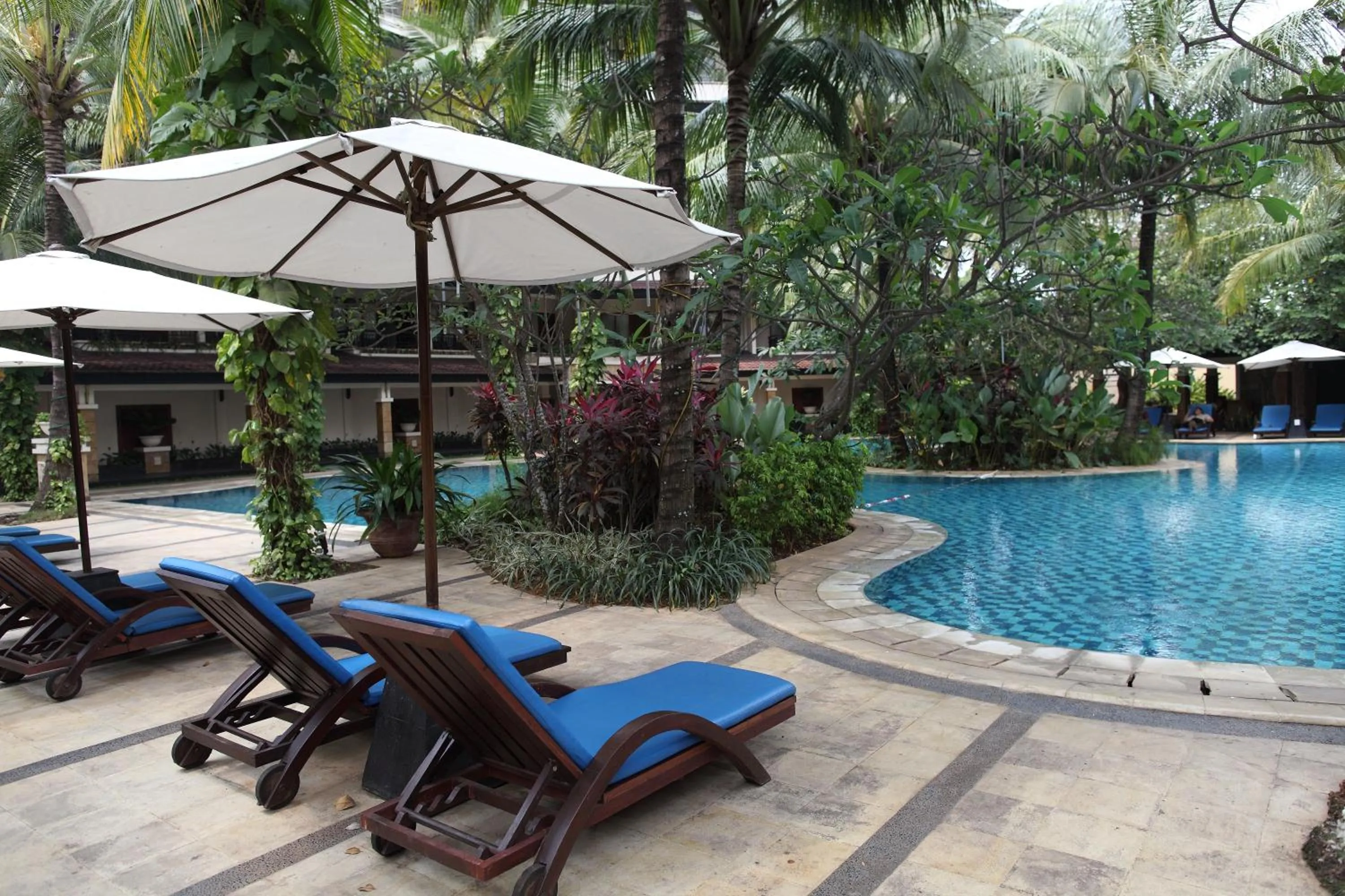 Swimming pool in Le Dian Hotel