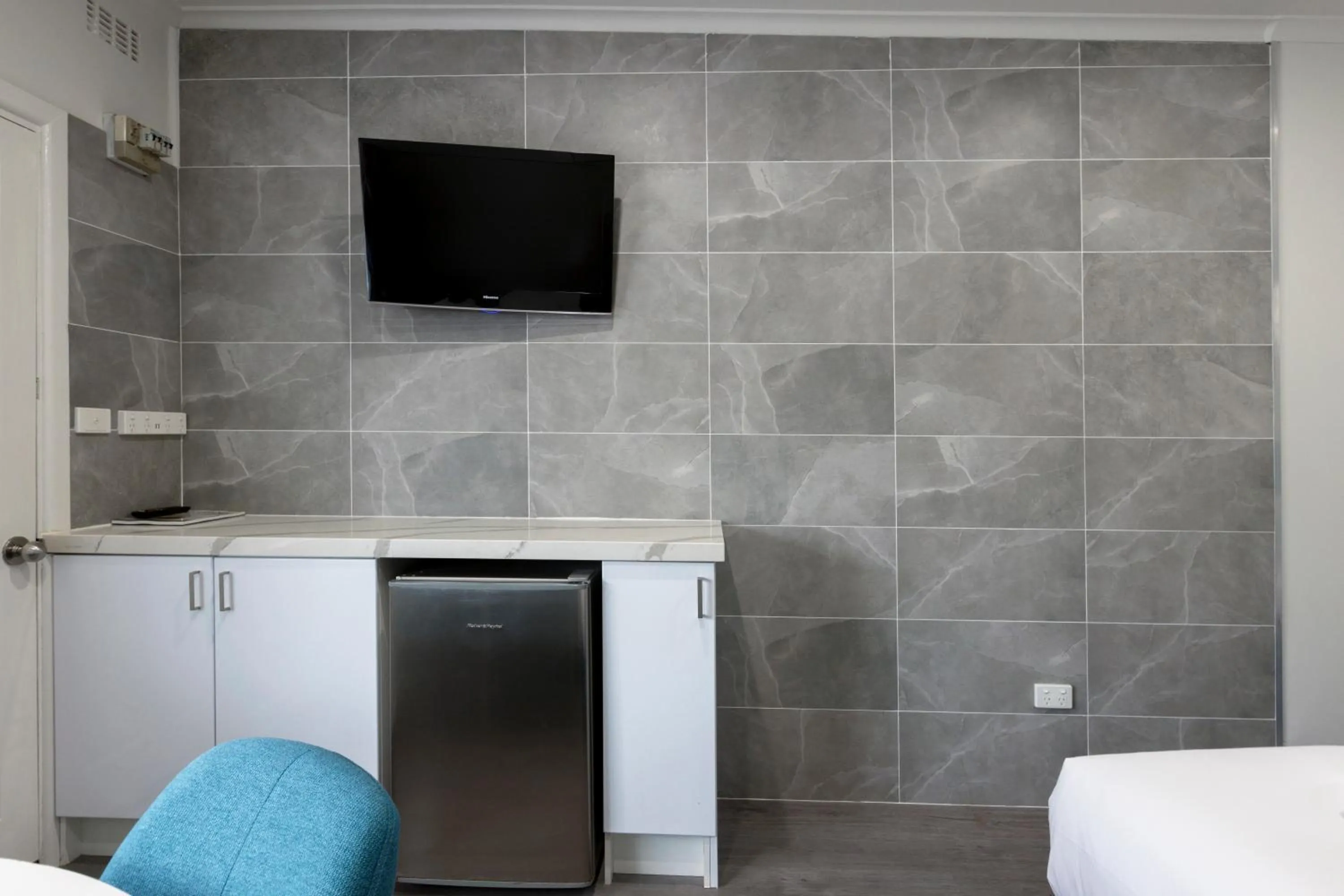 TV and multimedia, Bed in Rosebud Motel