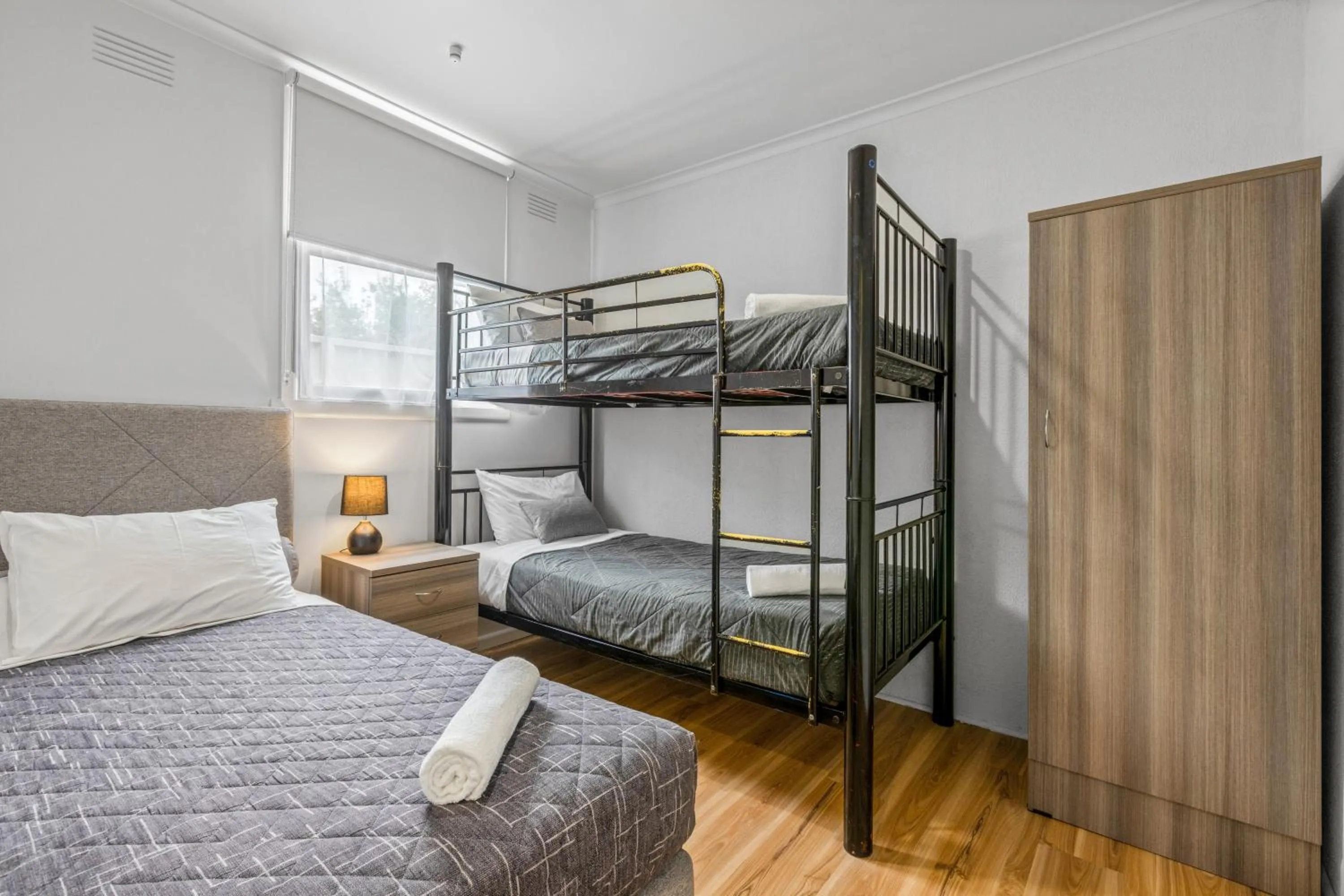 Bedroom, Bed in Rosebud Motel