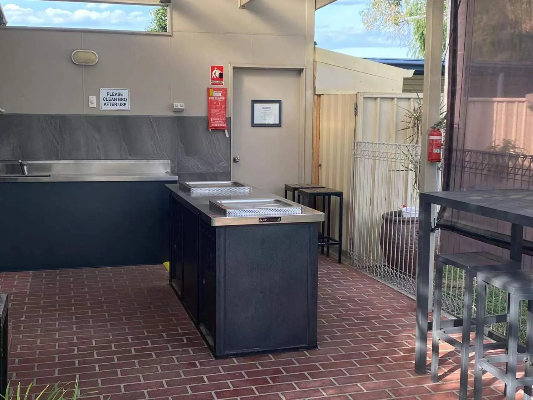 BBQ facilities in Rosebud Motel
