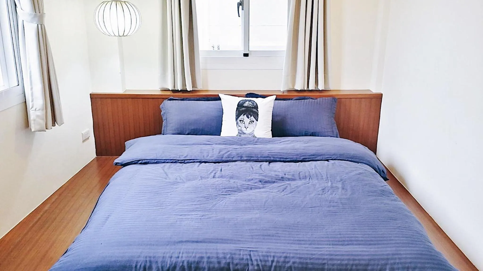 Bed in Mutter Apartment