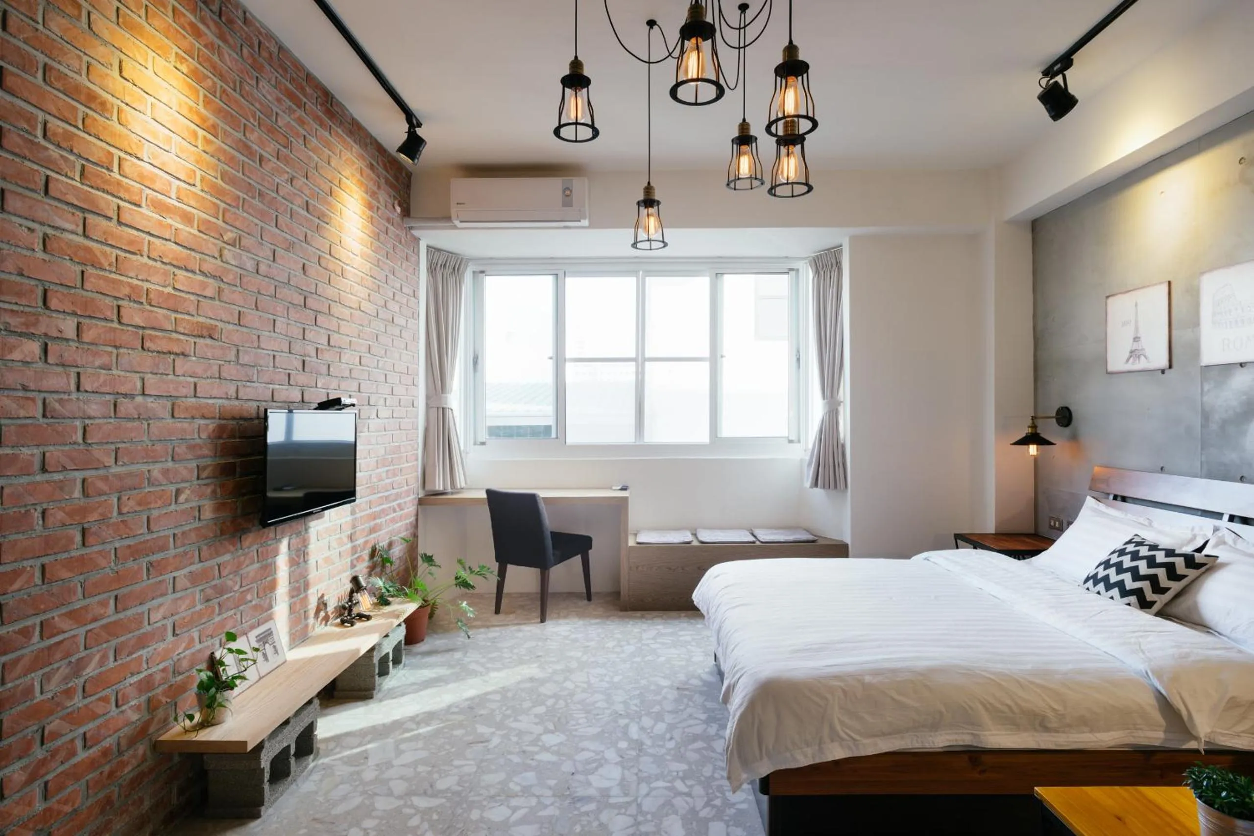 Bed in Mutter Apartment