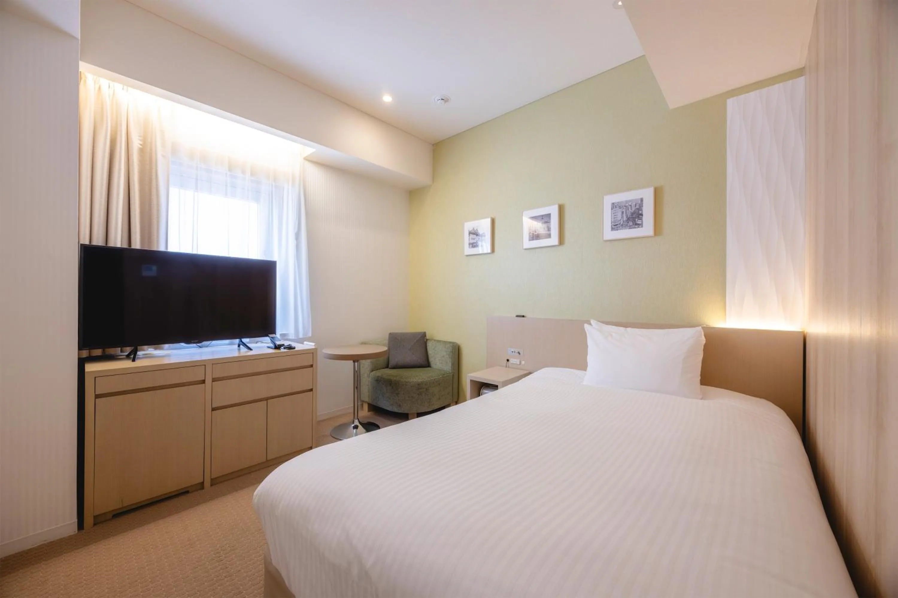 Photo of the whole room, Bed in Hotel Gracery Ginza