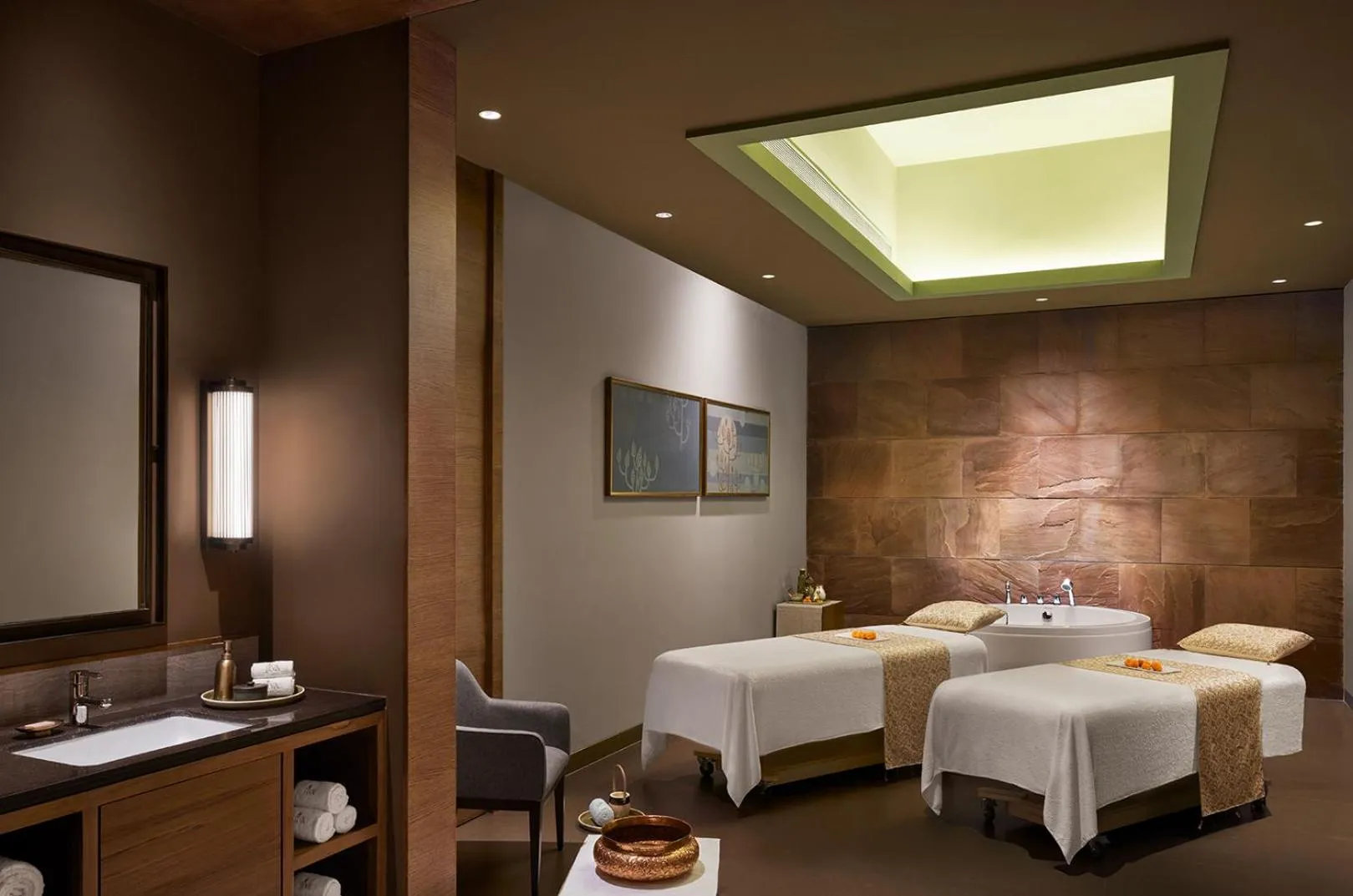 Spa and wellness centre/facilities, Bed in Taj City Centre New Town, Kolkata