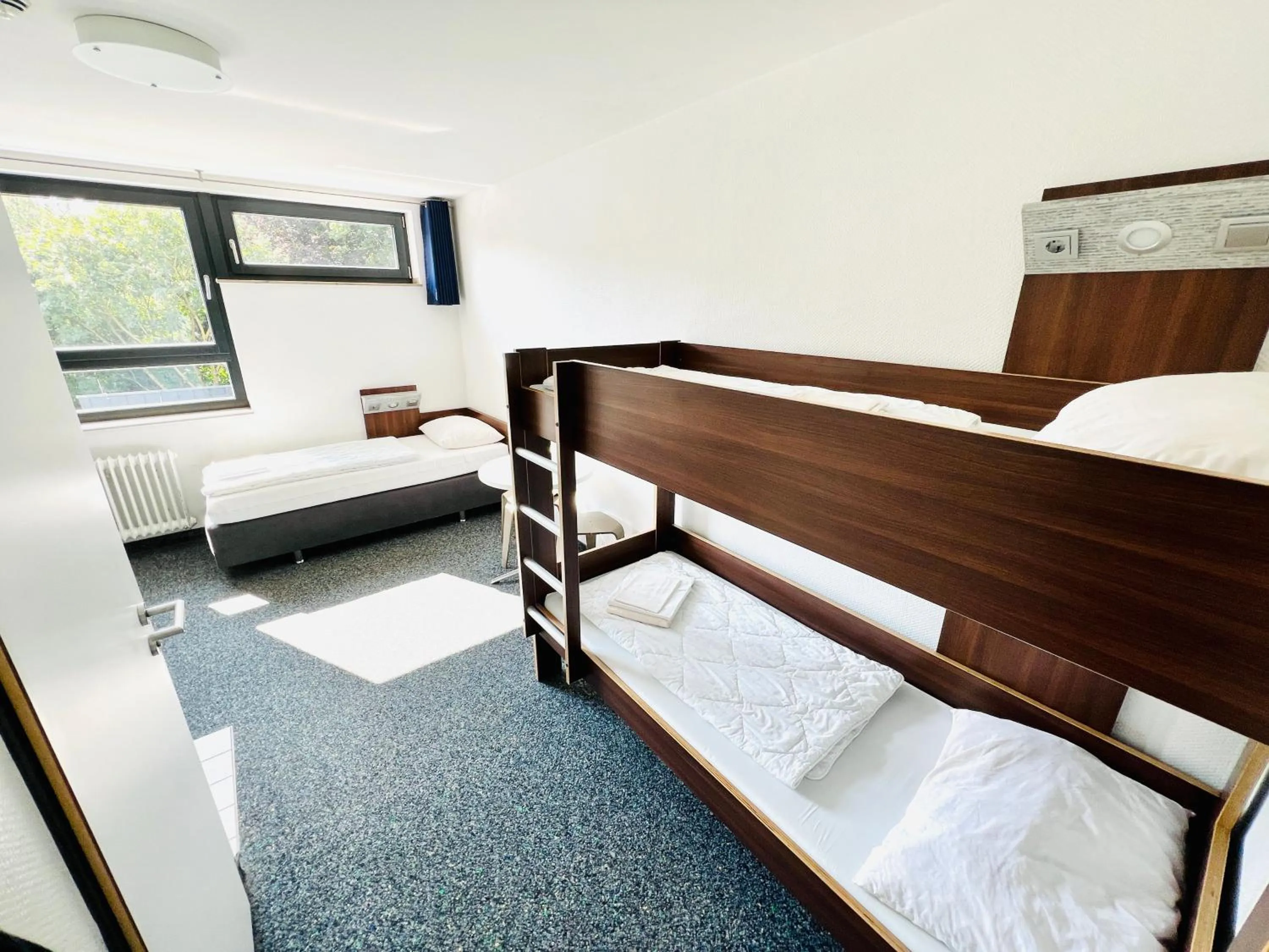 Bed in Jugendherberge City-Hostel Köln-Riehl