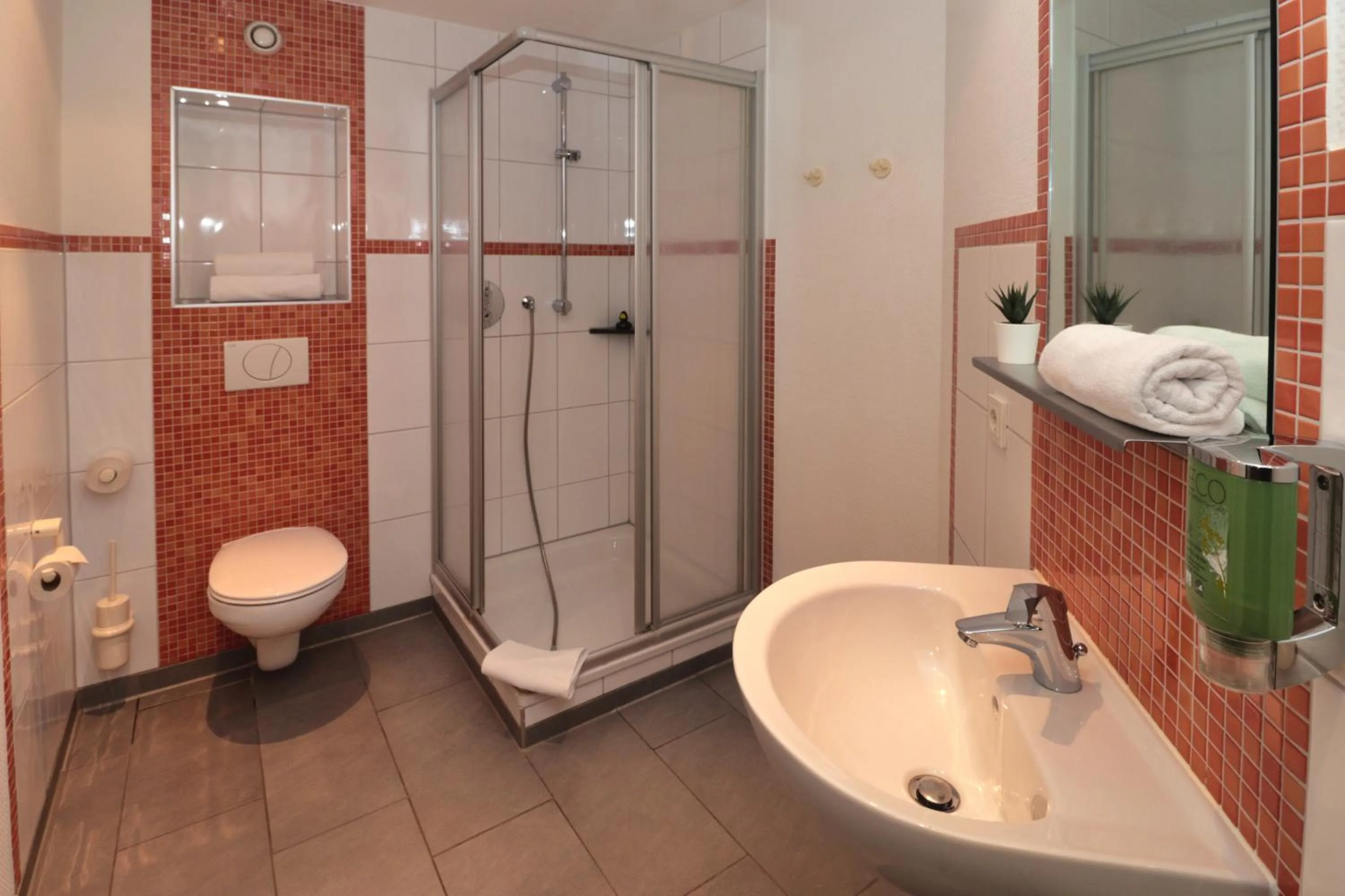 Shower in Jugendherberge City-Hostel Köln-Riehl