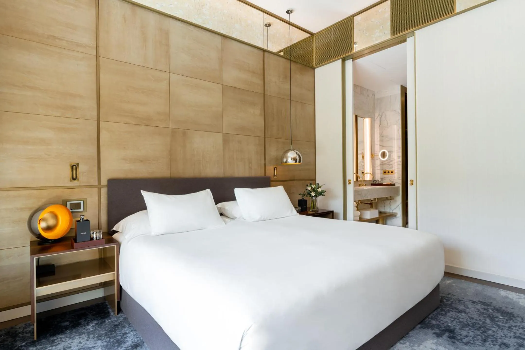 Bed in Almanac Barcelona