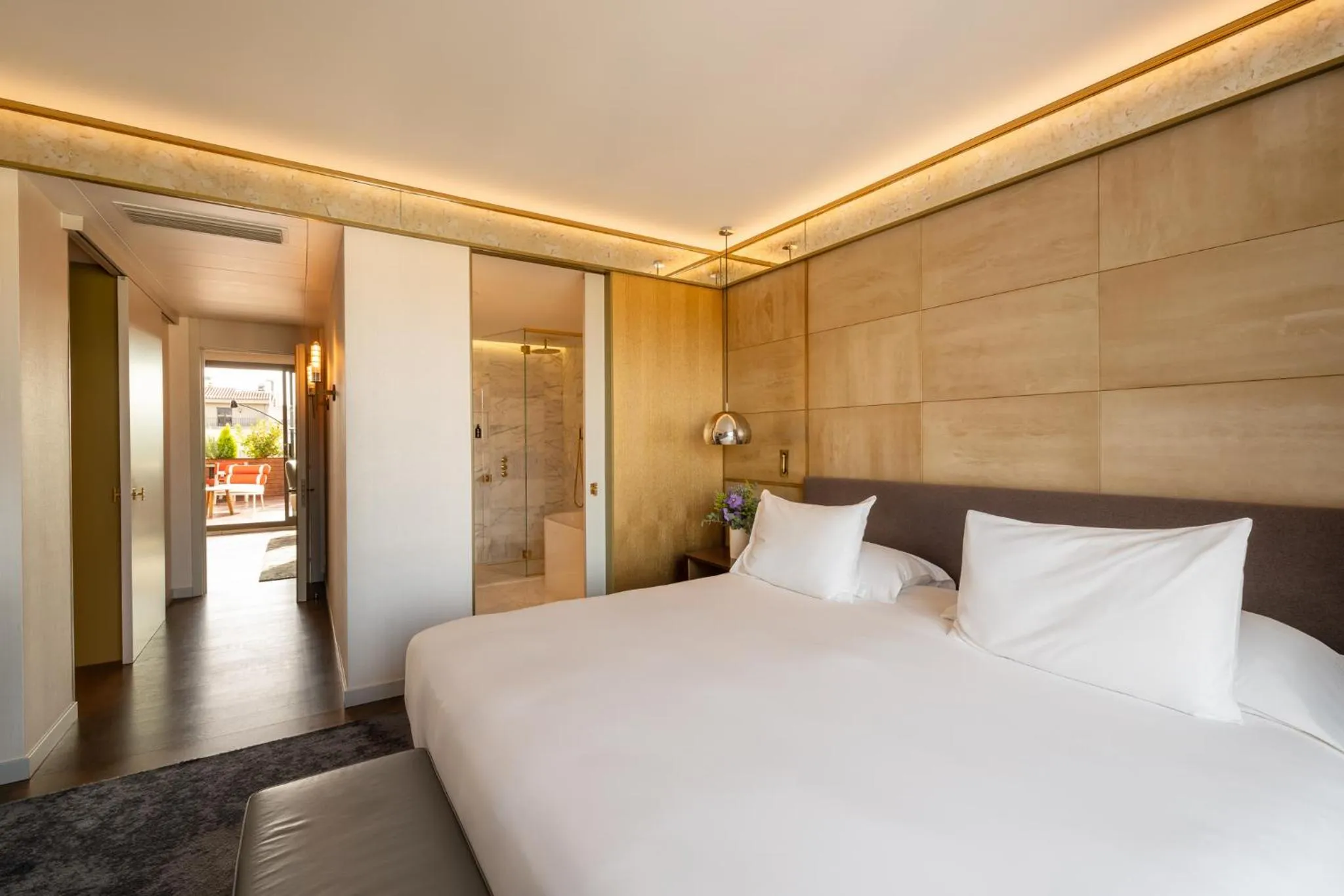 View (from property/room), Bed in Almanac Barcelona
