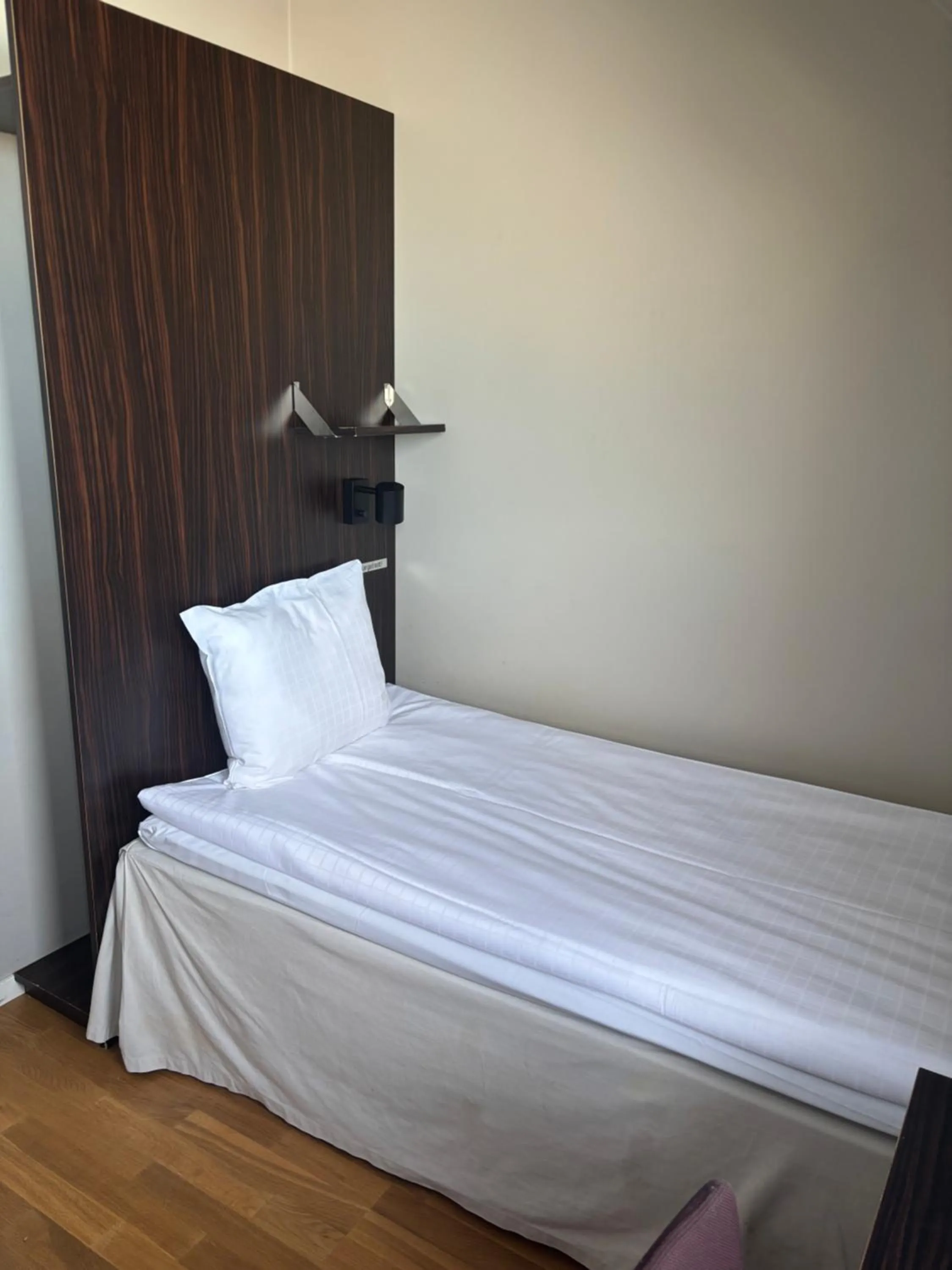 Bed in Hotell Fyrislund