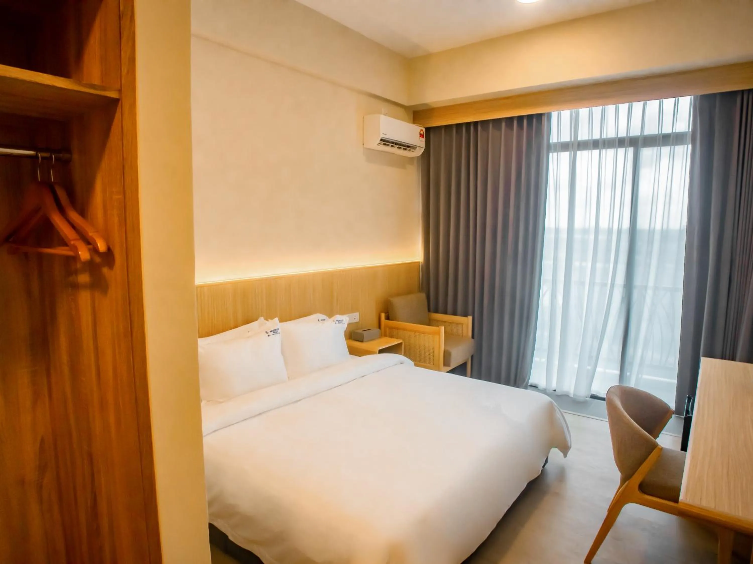 Golfcourse, Bed in Eastwood Valley Golf & Country Club