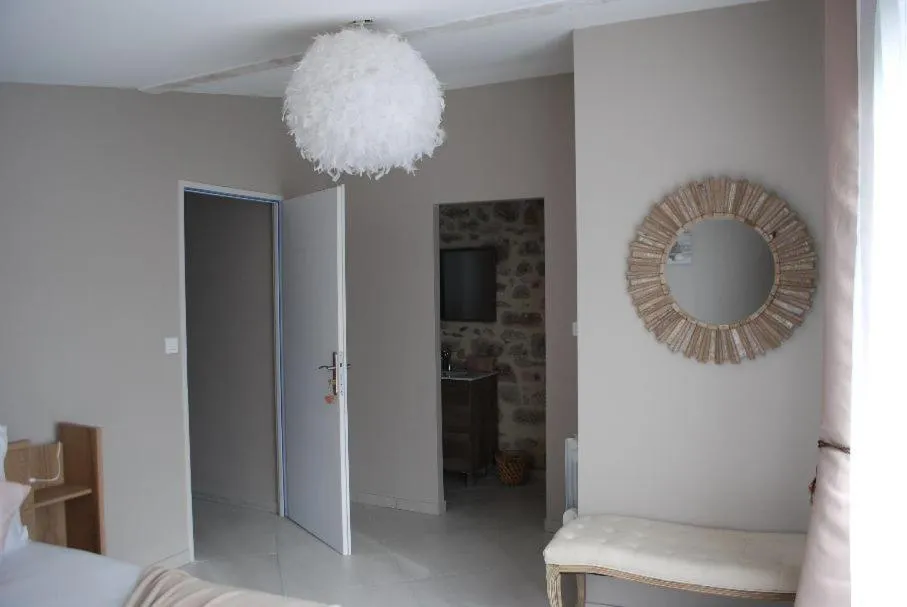 Photo of the whole room in La ferme de Coron