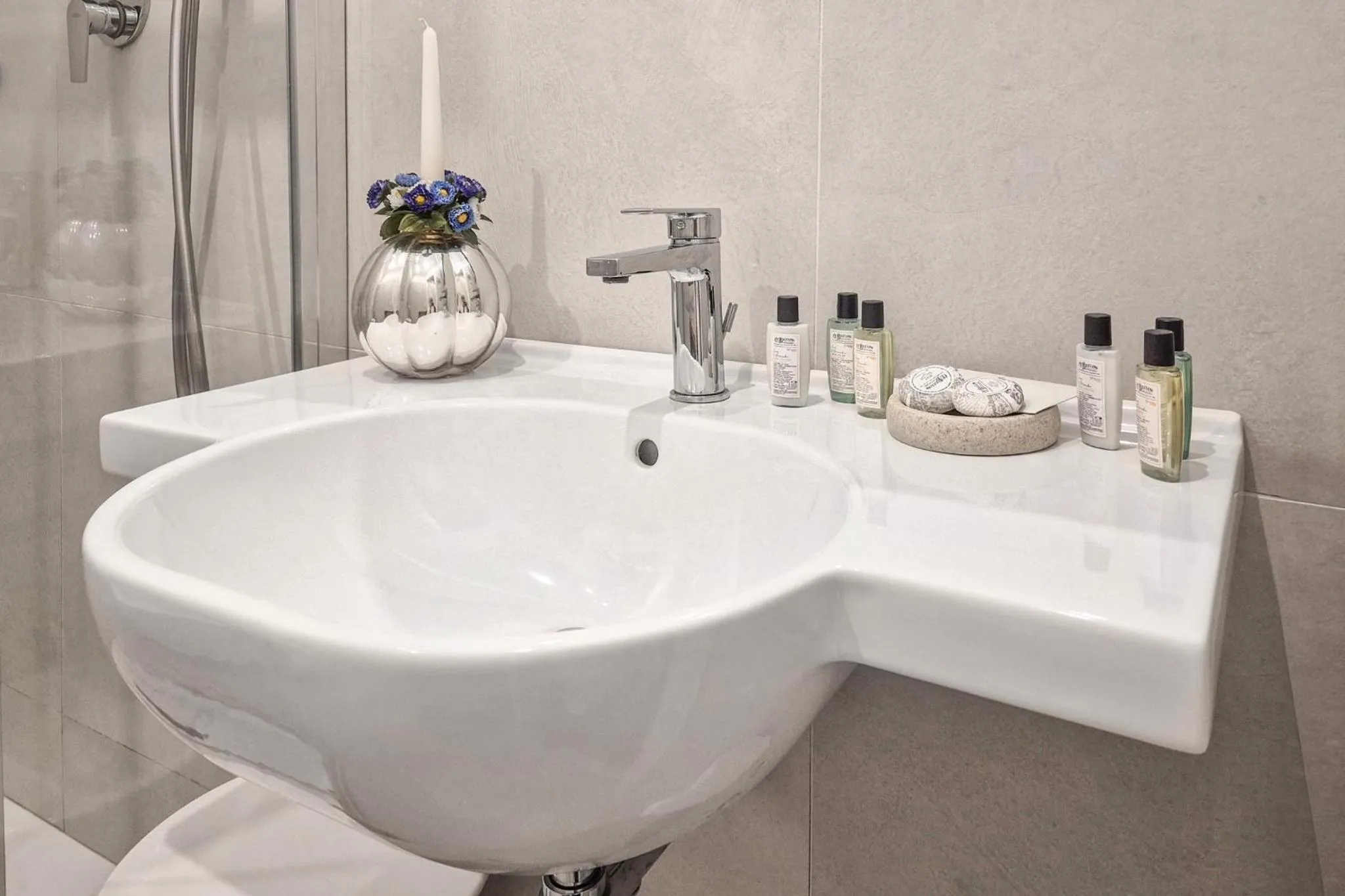 Toilet in Hotel Augustus