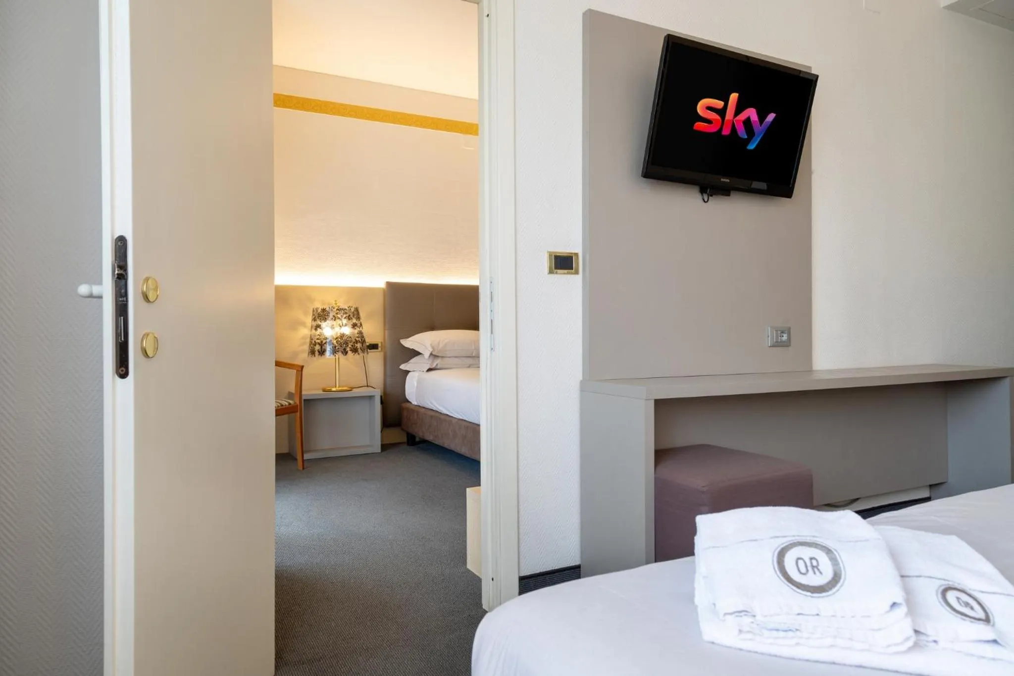 TV and multimedia, Bed in Hotel Augustus