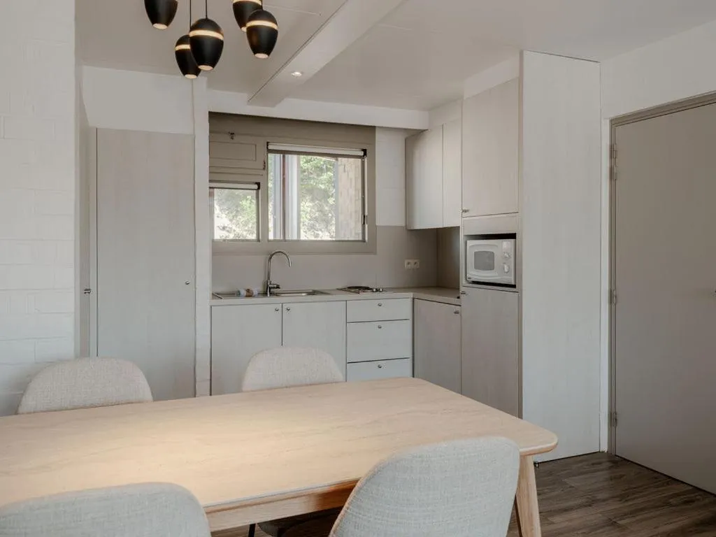 Kitchen or kitchenette in Vakantie Domein Ter Helme