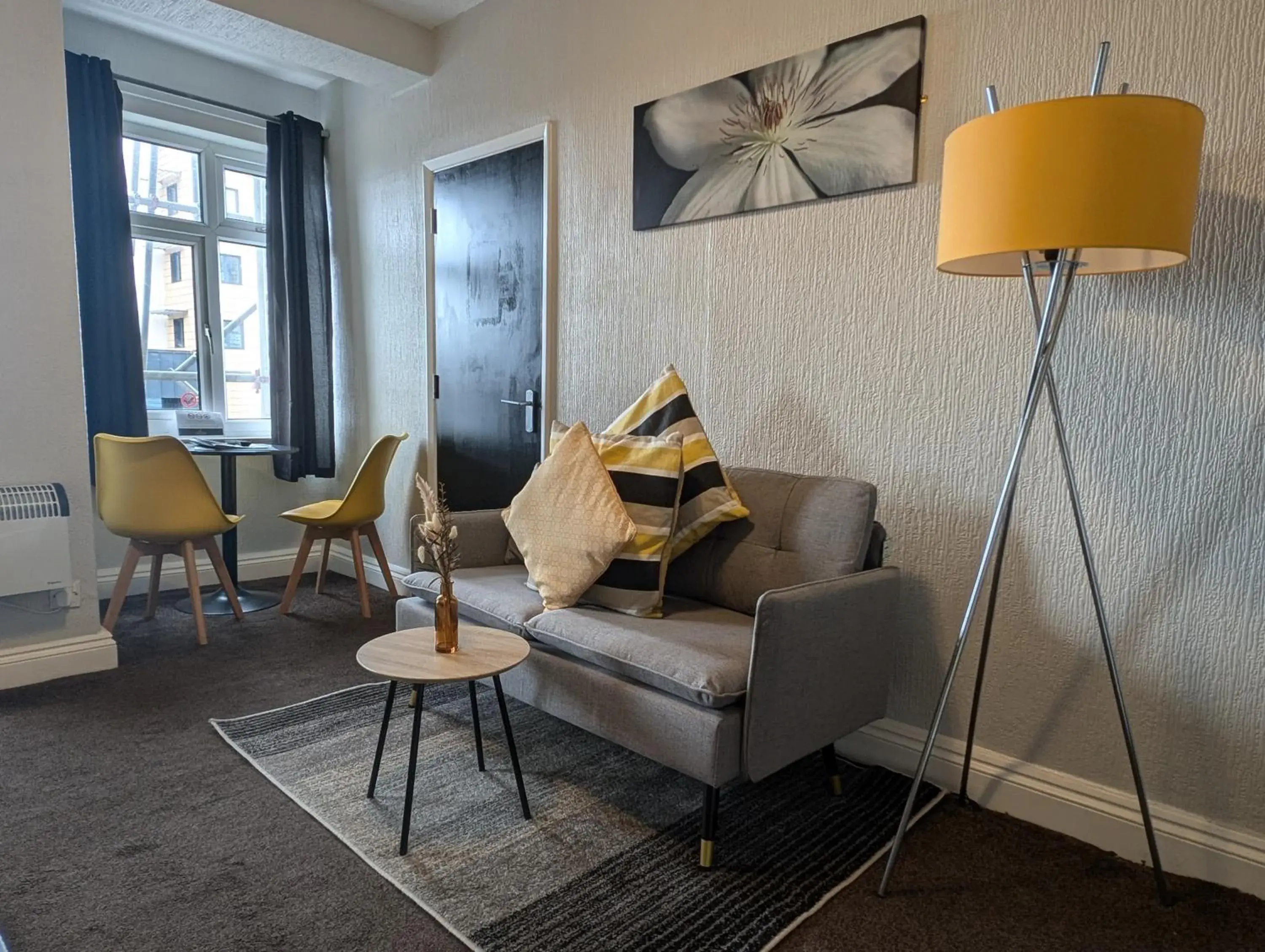 One Bedroom Apartment with Sea View in Coasters Holiday Apartments One Bedroom Apartment with Sea View in Coasters Holiday Apartments