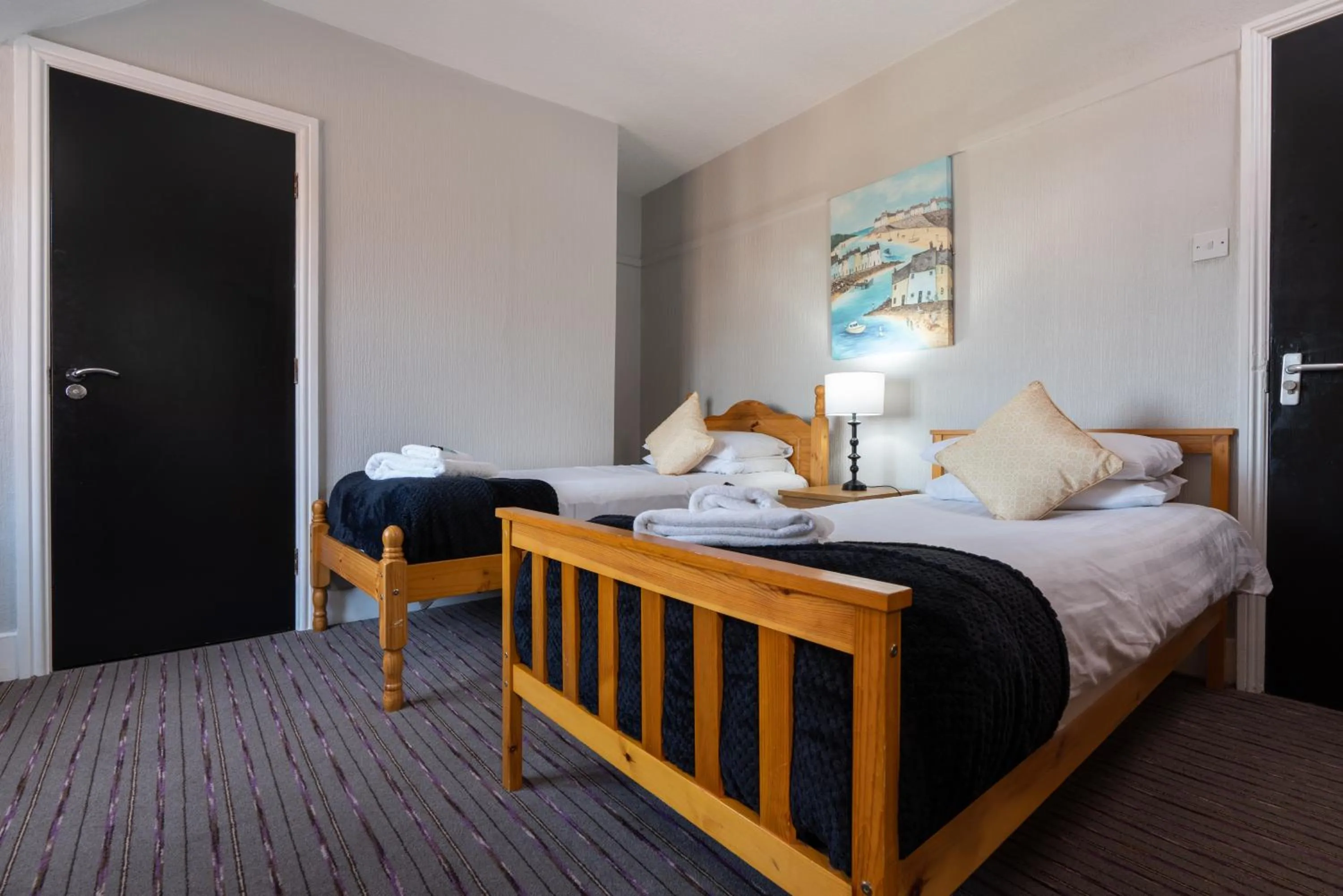 Bedroom, Bed in Coasters Holiday Apartments