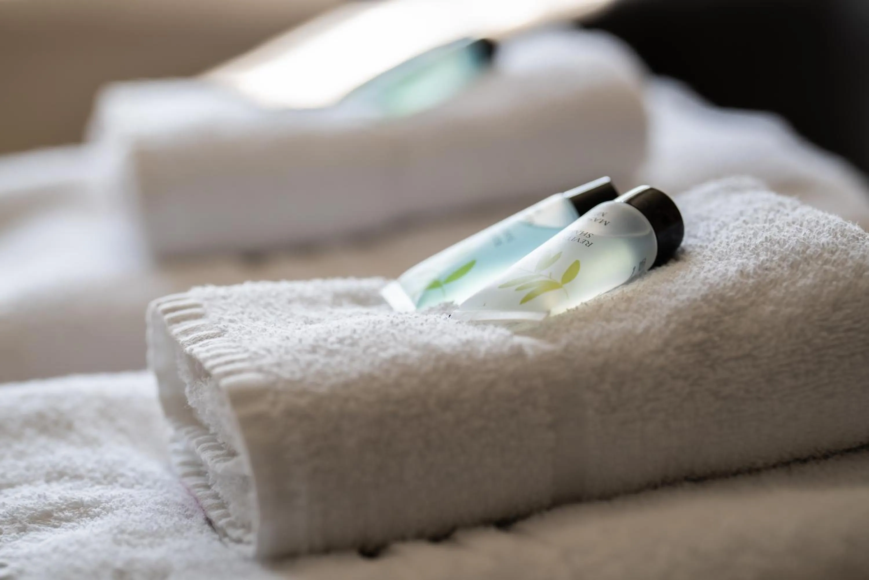 towels, Bed in Coasters Holiday Apartments