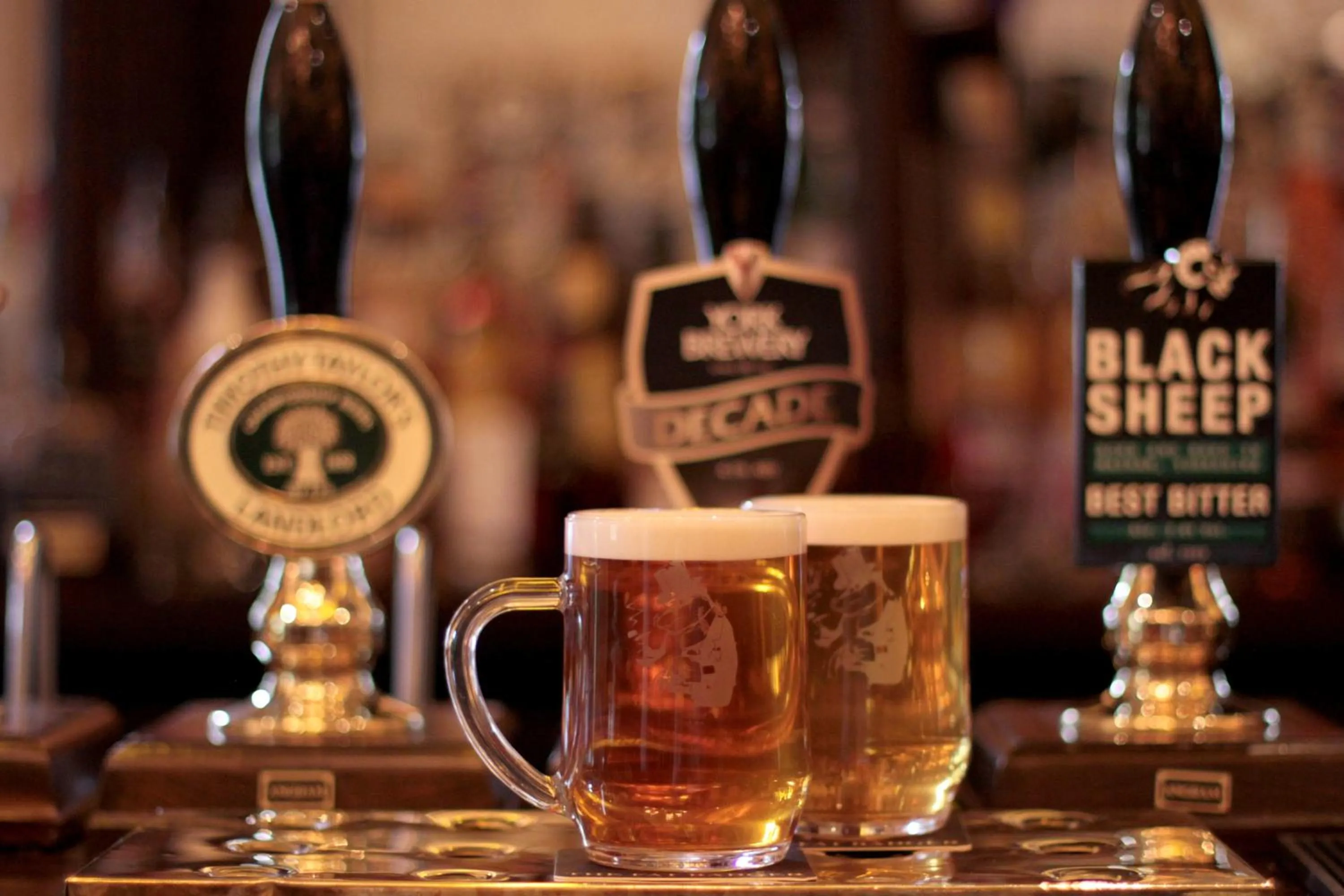 Day in White Hart Hotel & Apartments