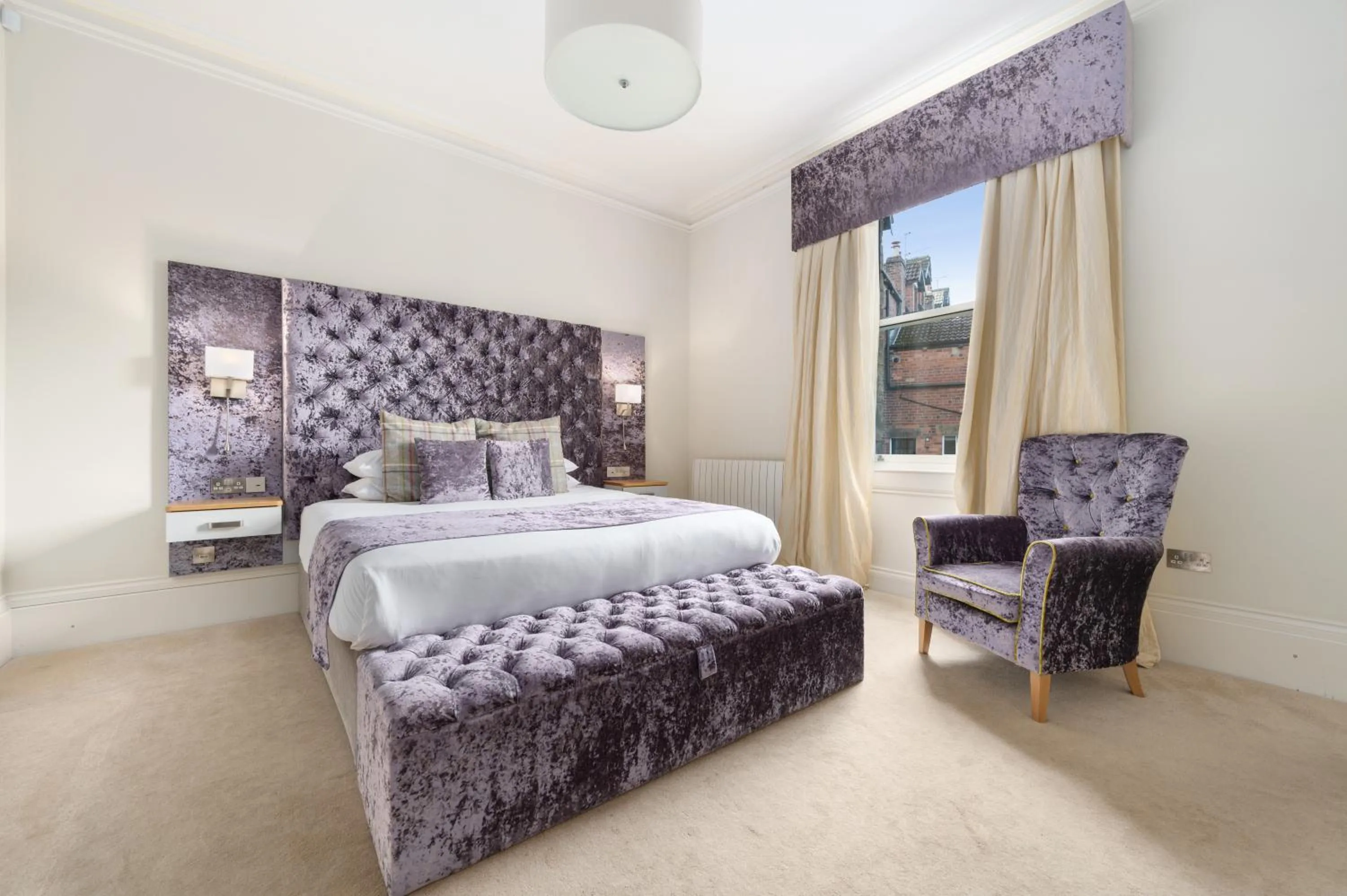 Bed in White Hart Hotel & Apartments