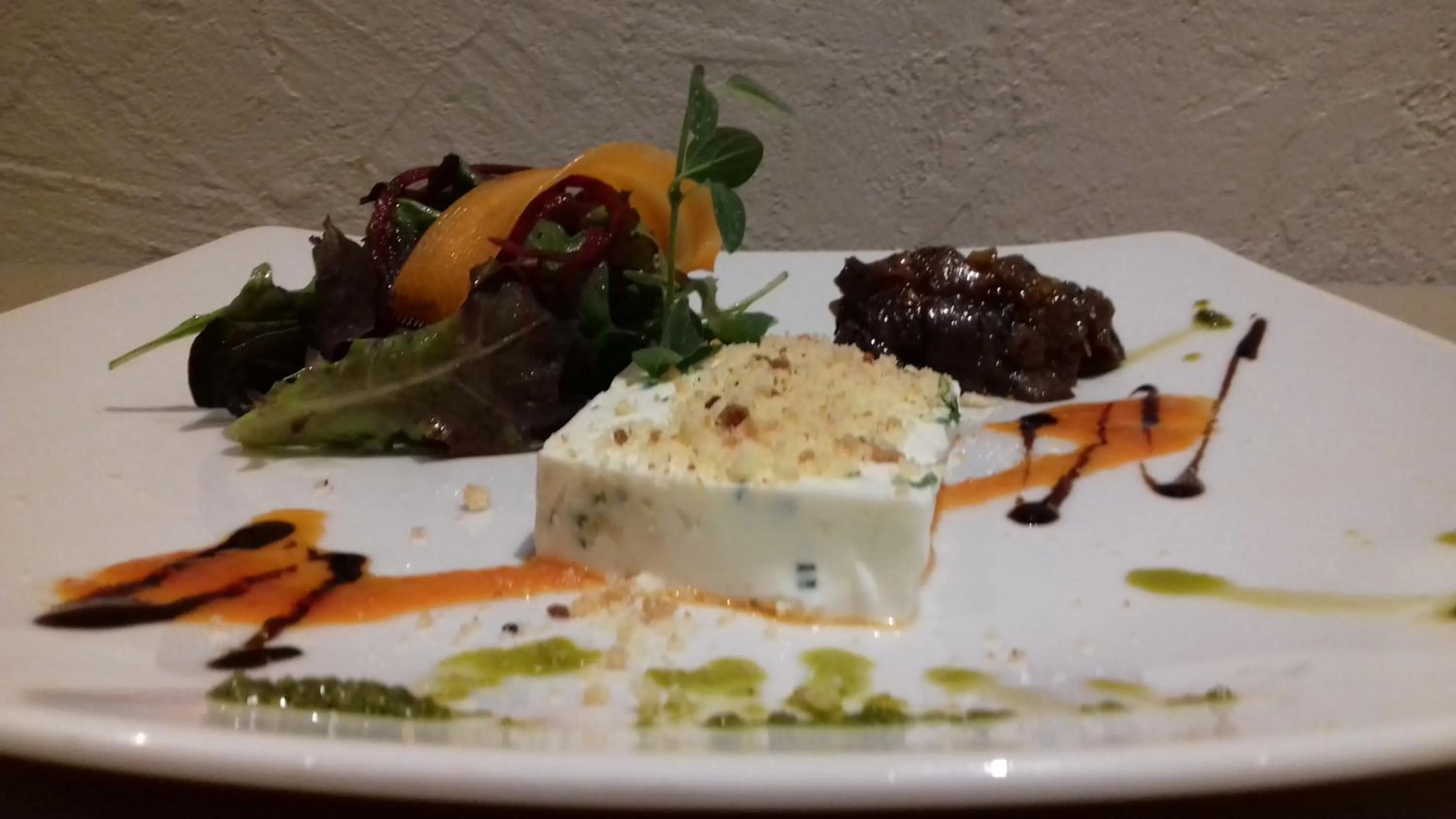 Food close-up in Logis Hôtel - Restaurant Résidence Les Cèdres