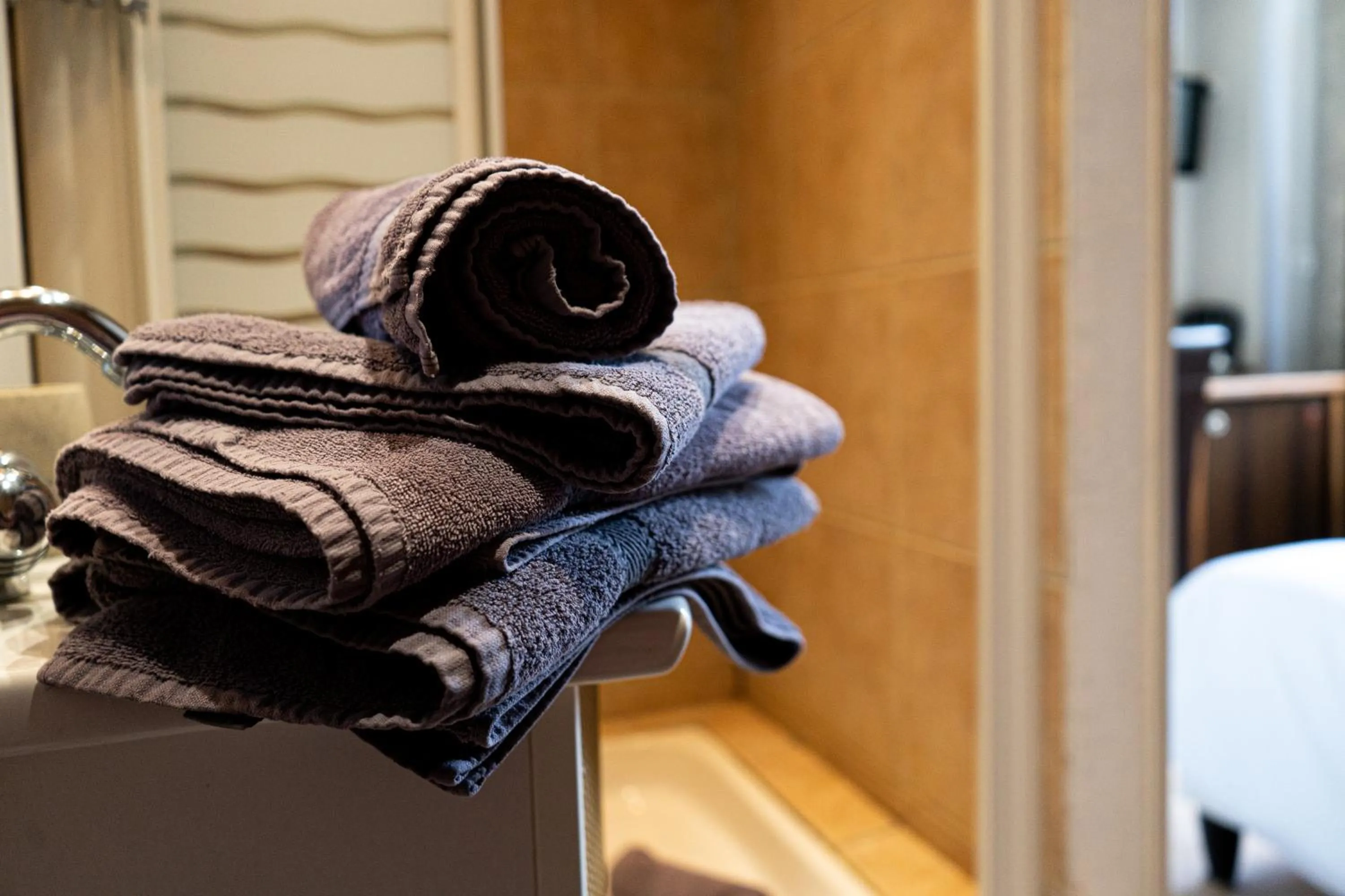 Bathroom in Logis Hôtel - Restaurant Résidence Les Cèdres