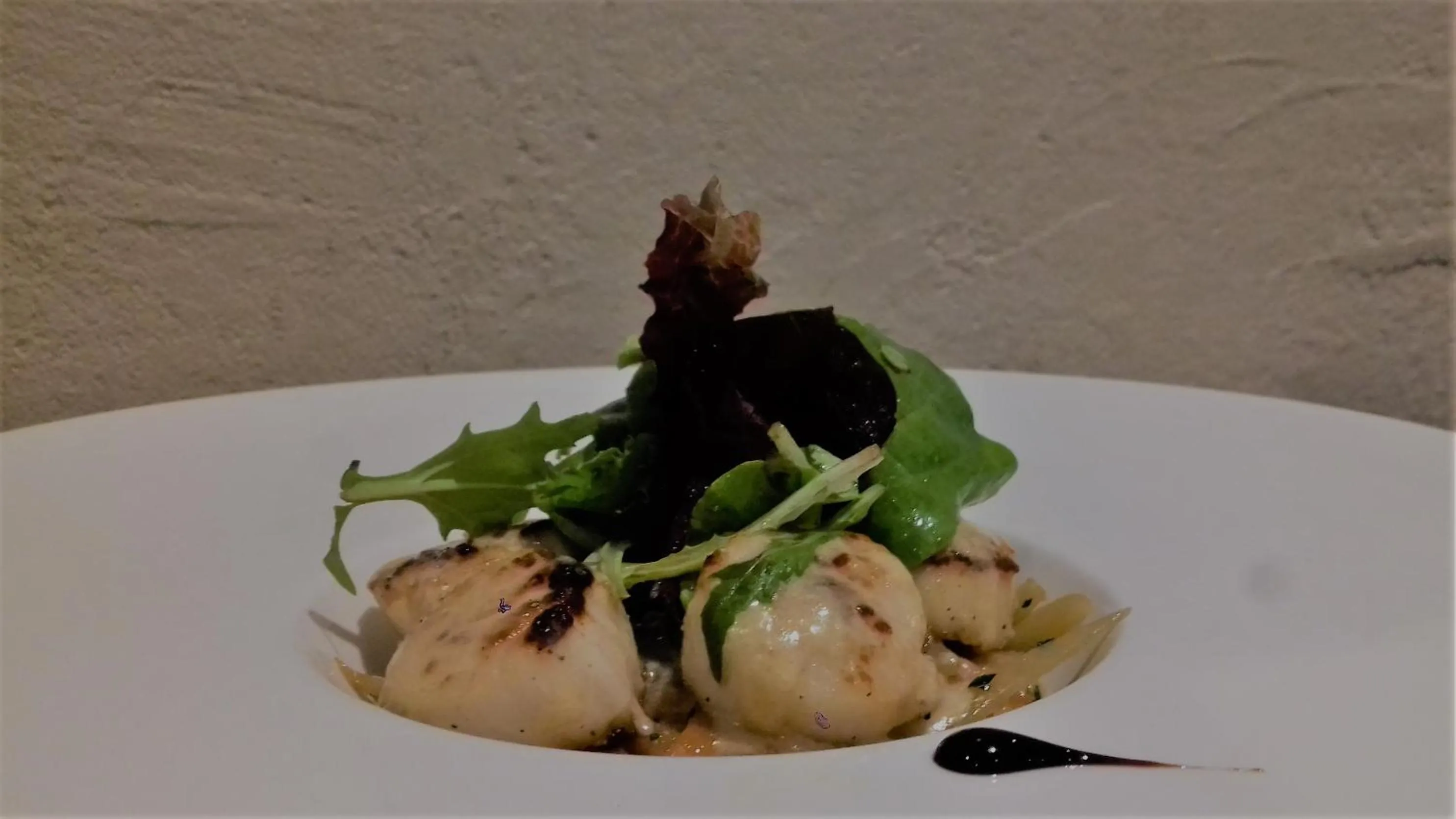 Food in Logis Hôtel - Restaurant Résidence Les Cèdres