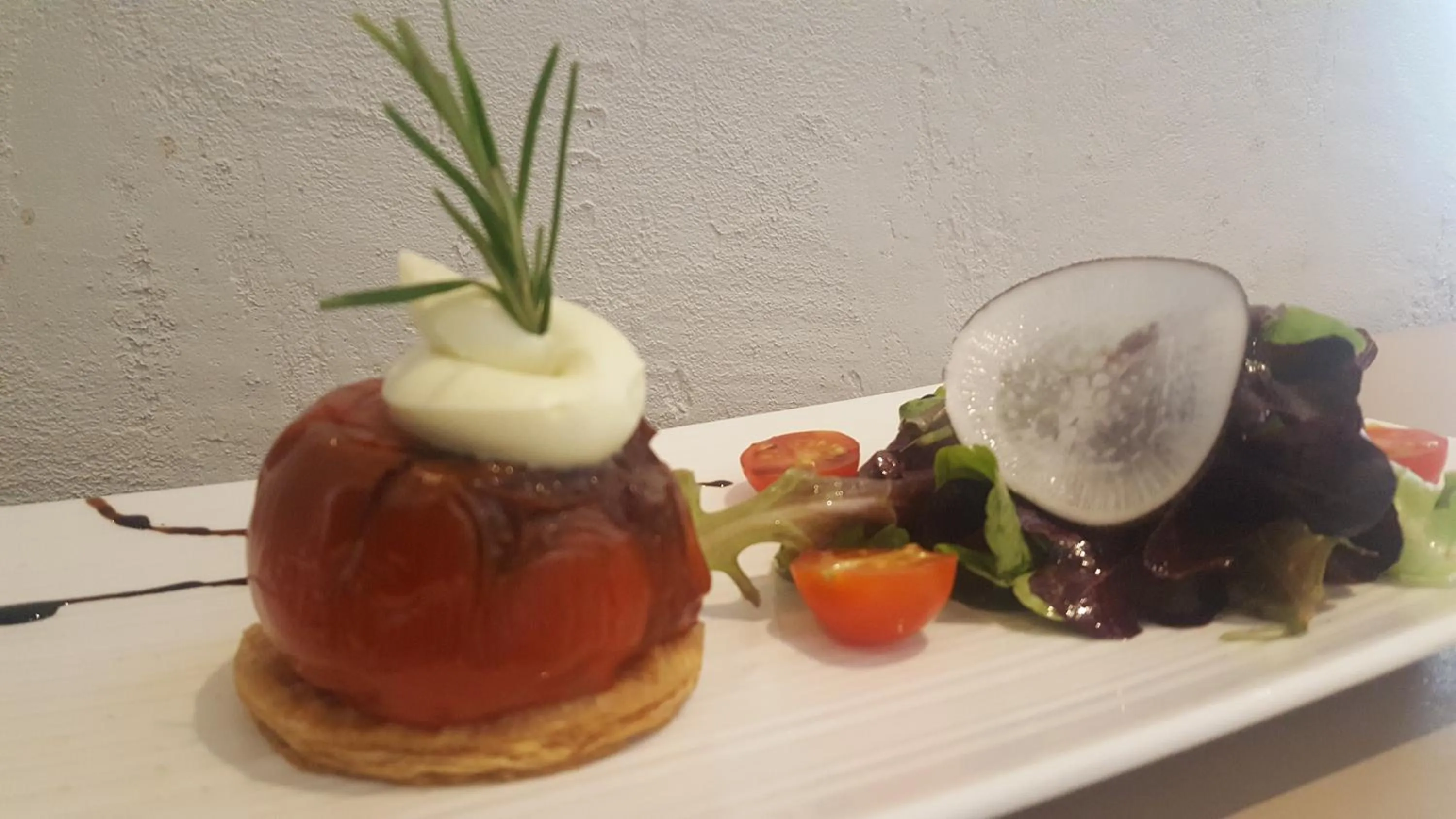 Food in Logis Hôtel - Restaurant Résidence Les Cèdres