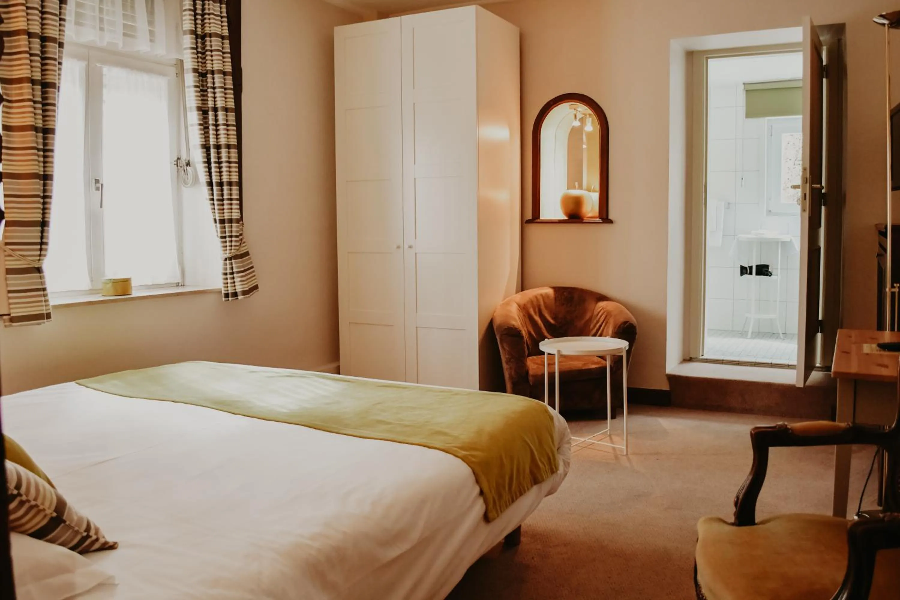 Photo of the whole room, Bed in Auberge De La Gaichel